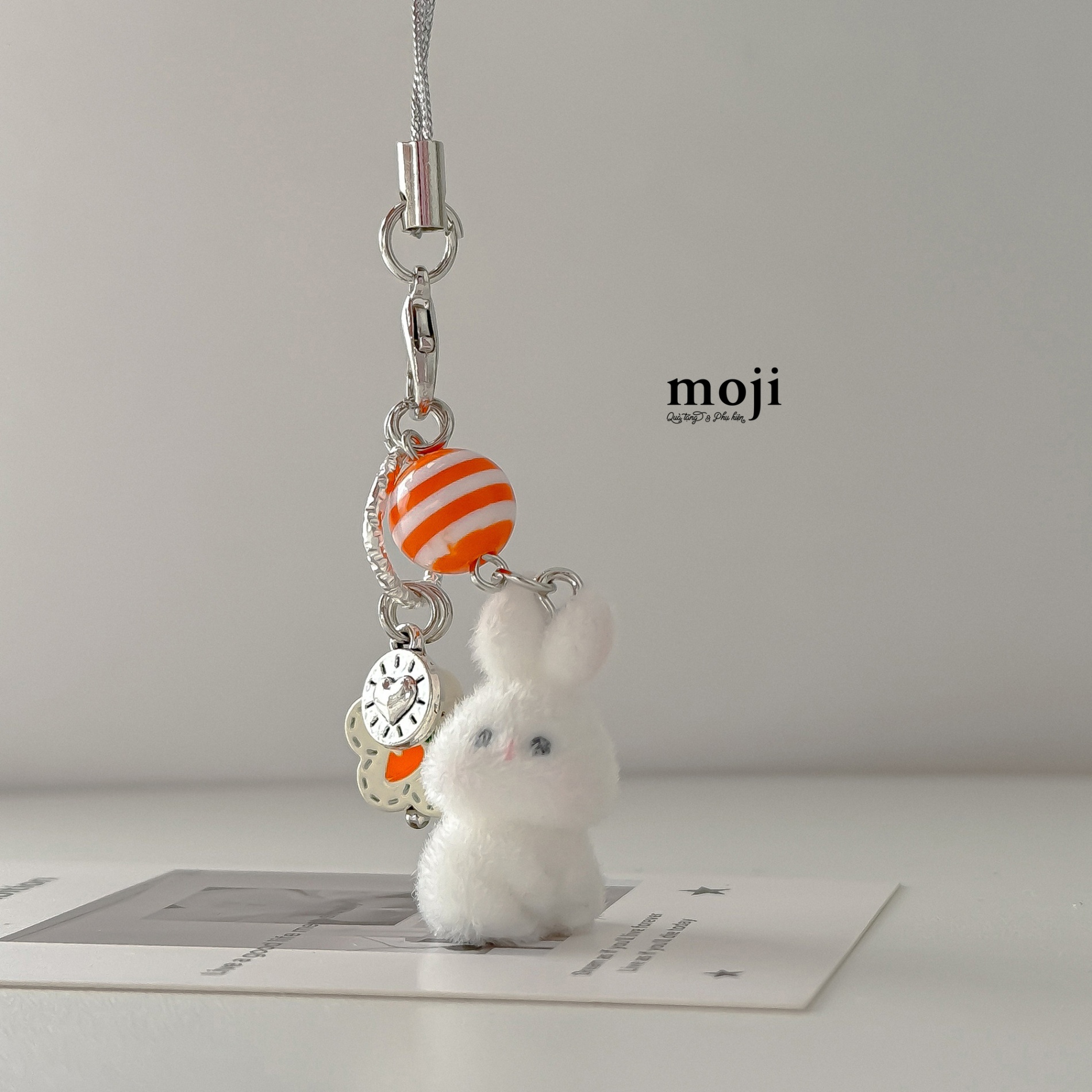 Móc đeo điện thoại Rabbit heart carrot flower