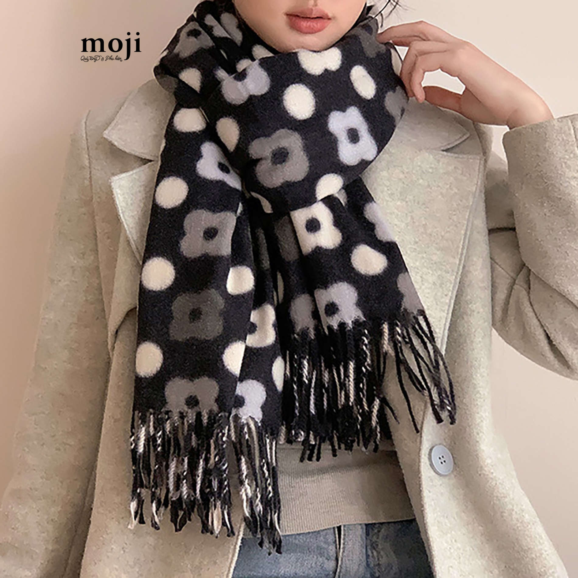 Khăn len cashmere Flower chấm tròn tua rua 70x200