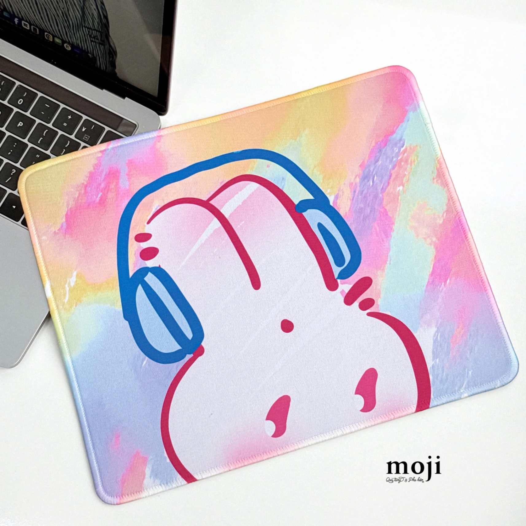 Lót chuột Rabbit thỏ đeo tai nghe 25x30