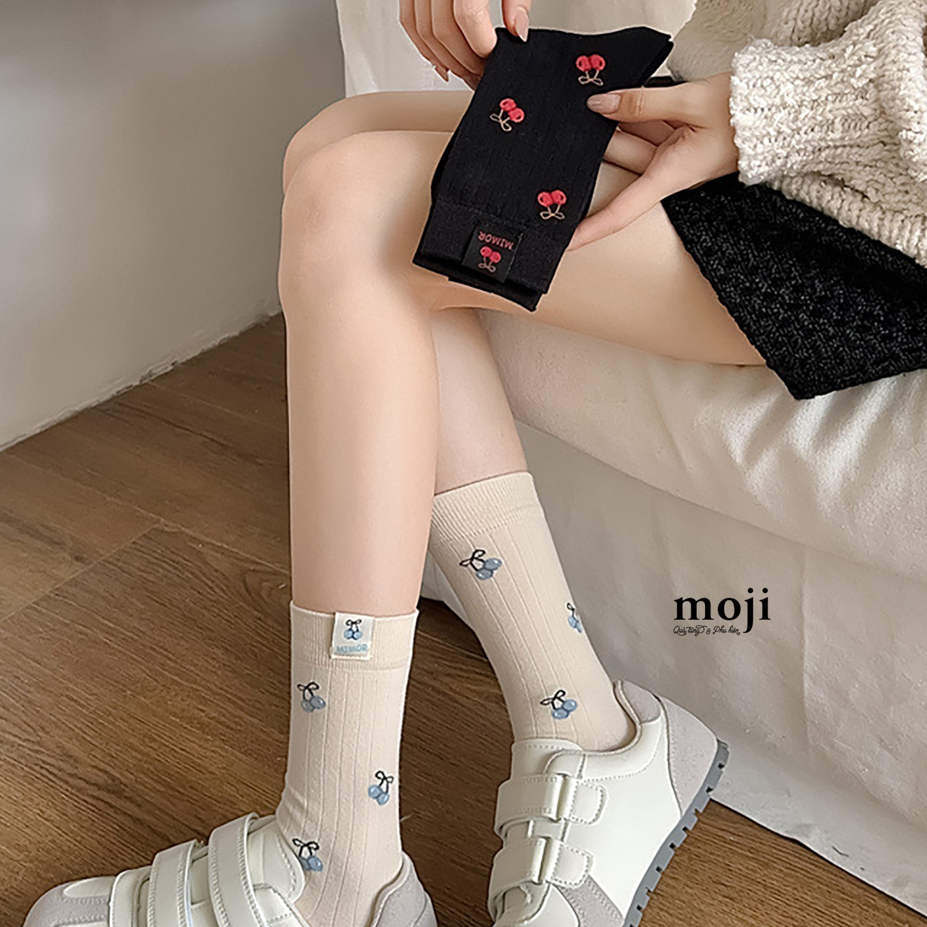 Tất vớ cổ cao Fruit cherry nền màu