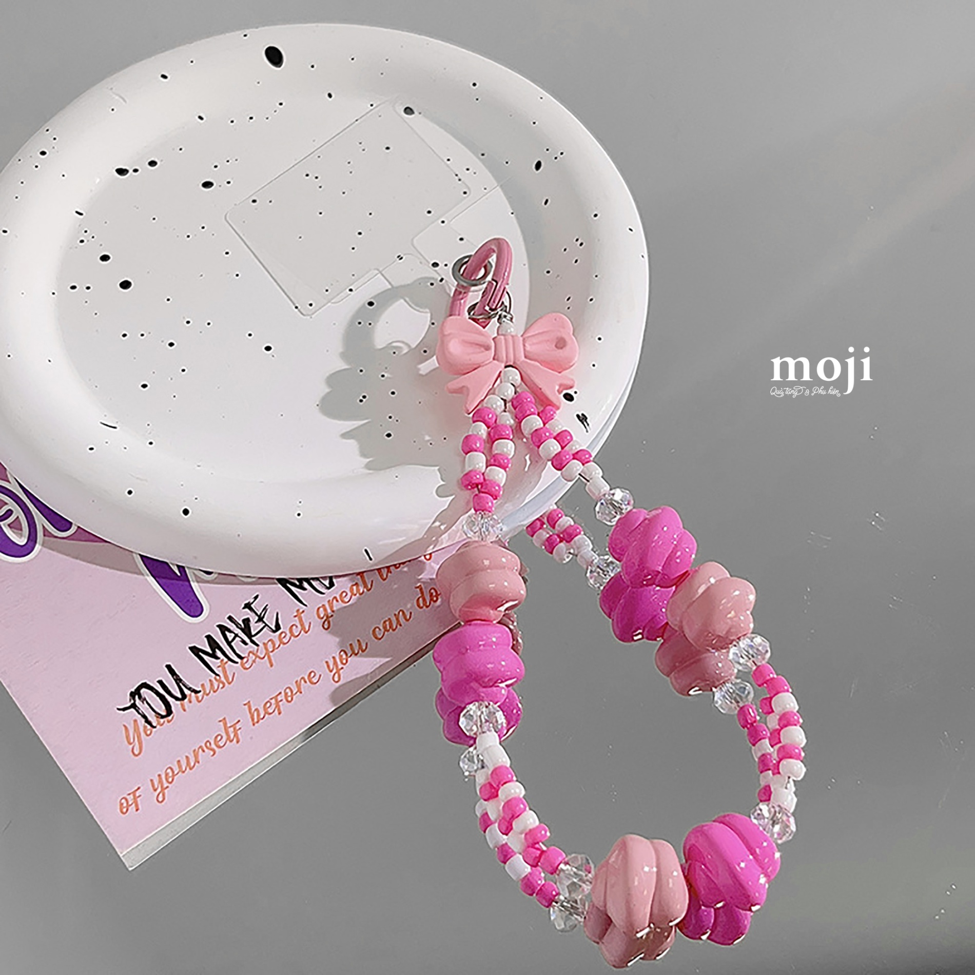 Dây đeo điện thoại Bow nơ hình khối trừu tượng hạt phối màu kèm phụ kiện