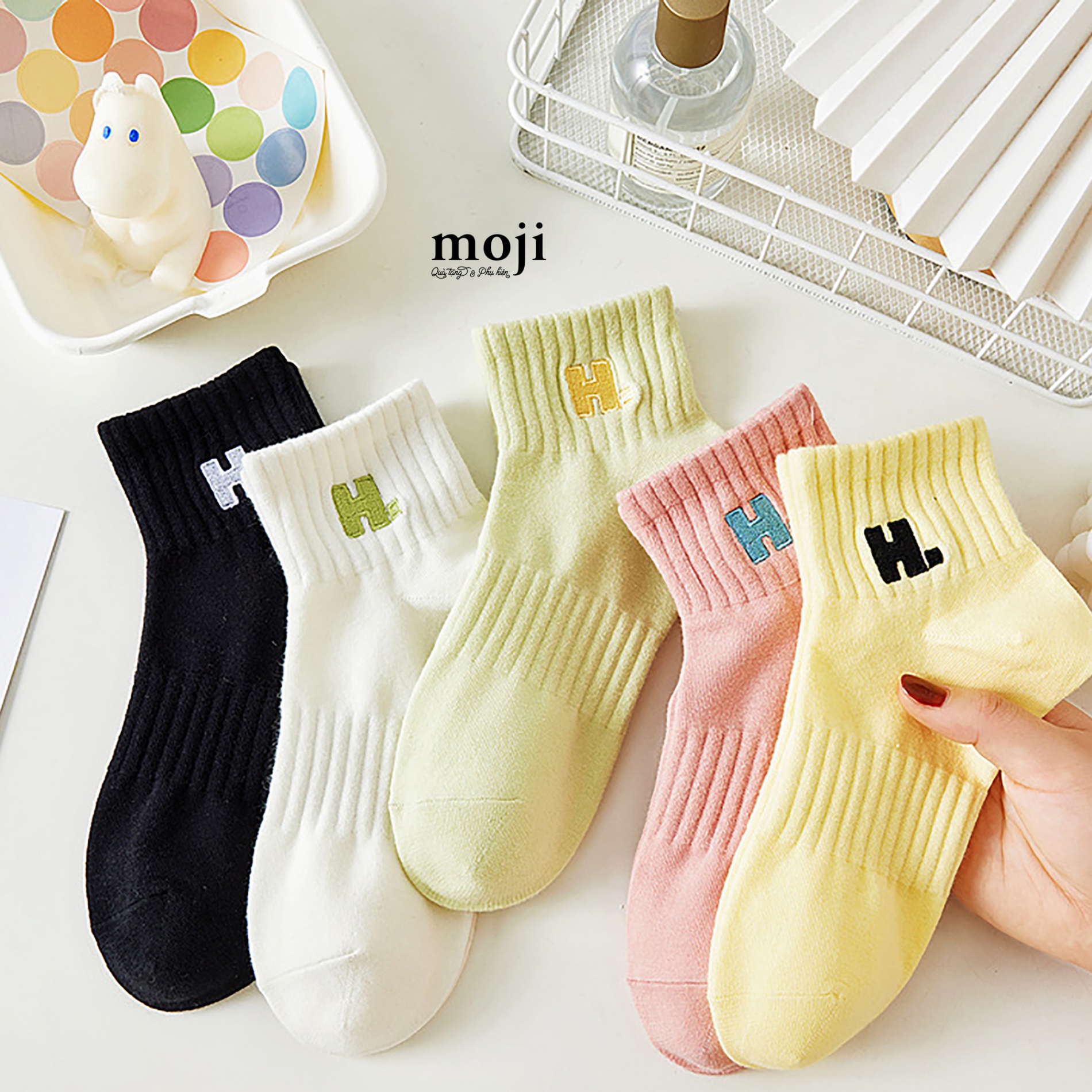Tất vớ cổ ngắn Letter H màu sắc