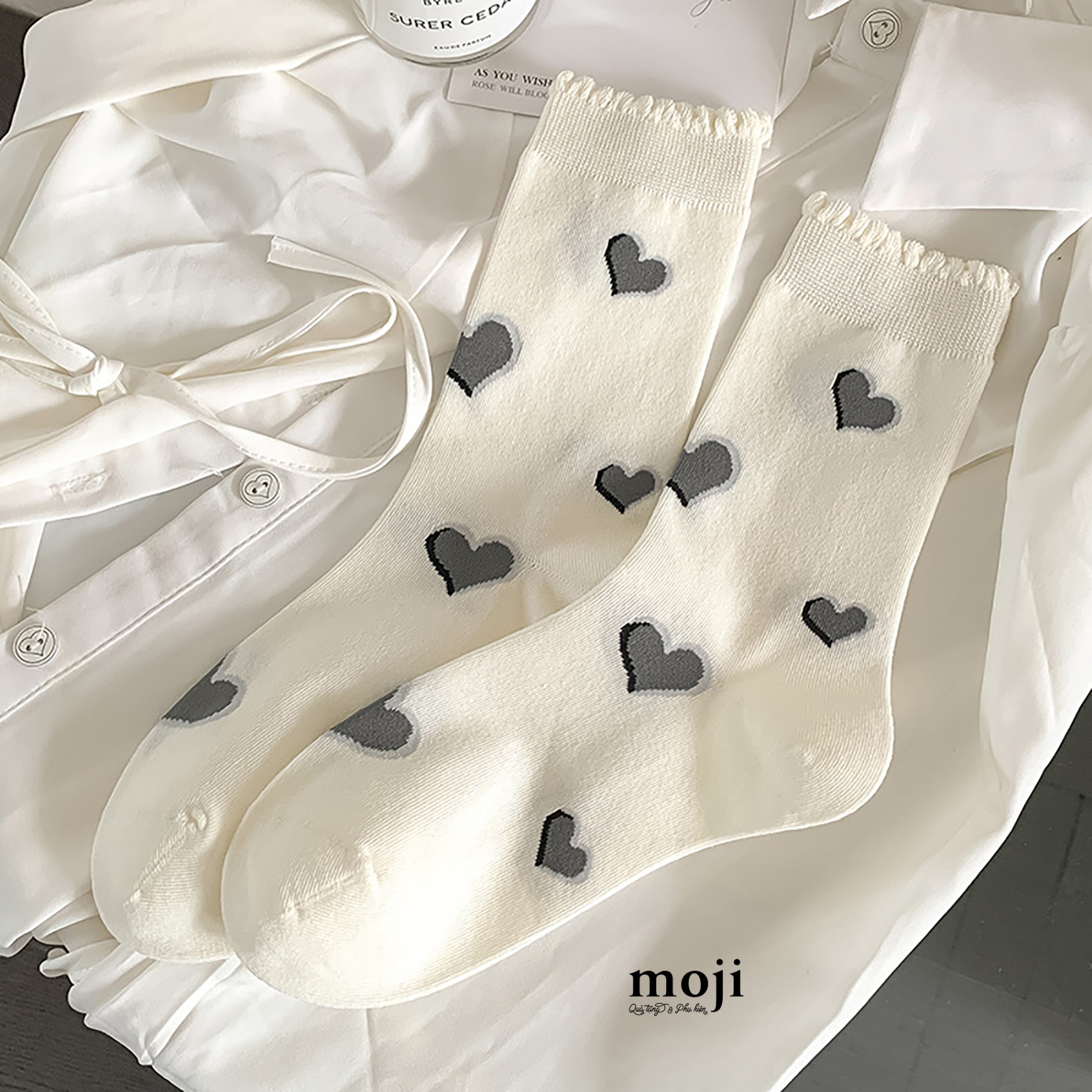 Tất vớ cổ cao Heart trái tim có viền nền màu
