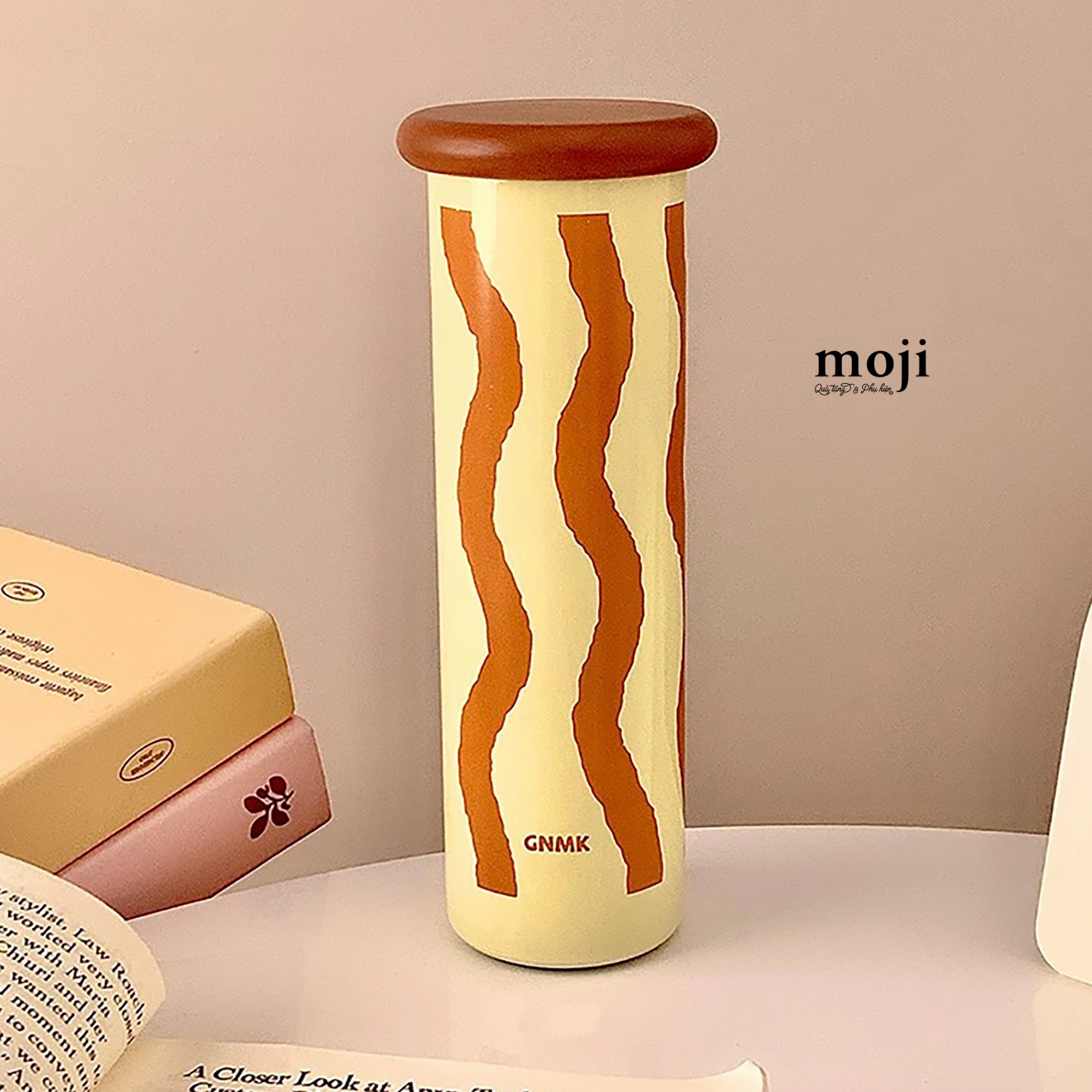 Bình nước giữ nhiệt Đường kẻ lượn sóng nền màu 300ml