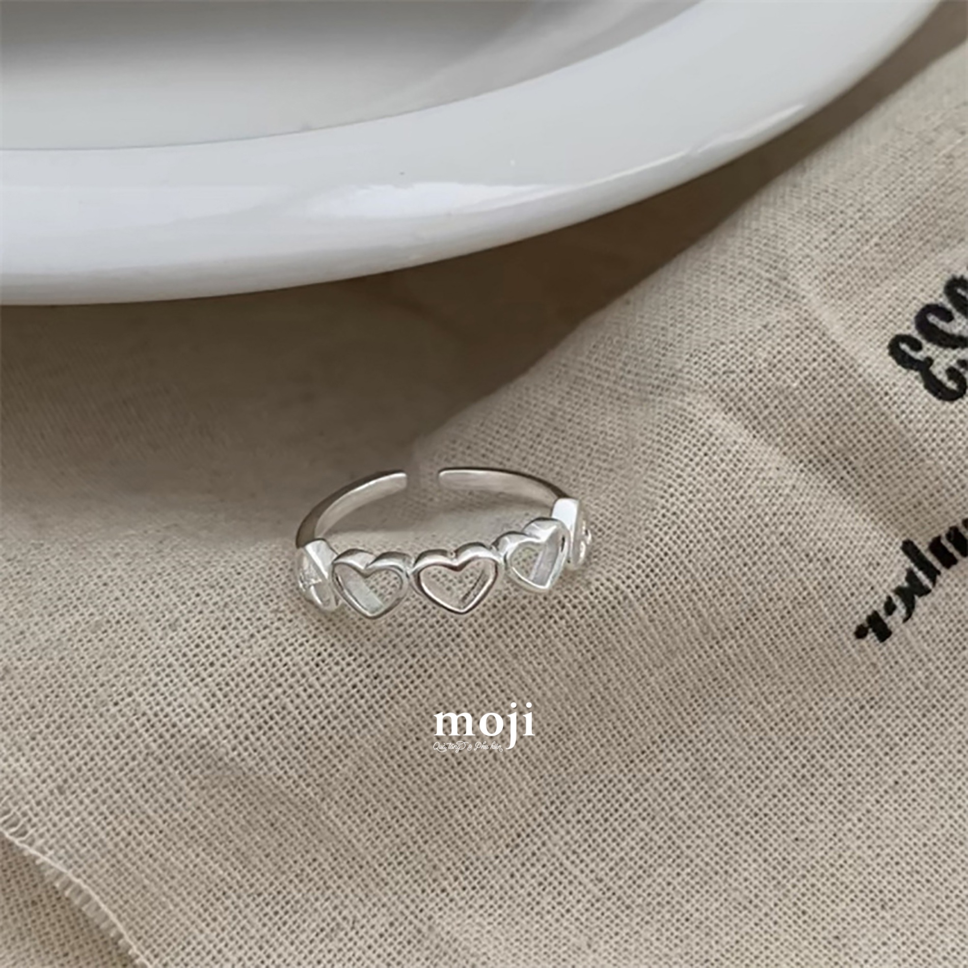 Nhẫn mạ bạc Heart trái tim ngược xuôi