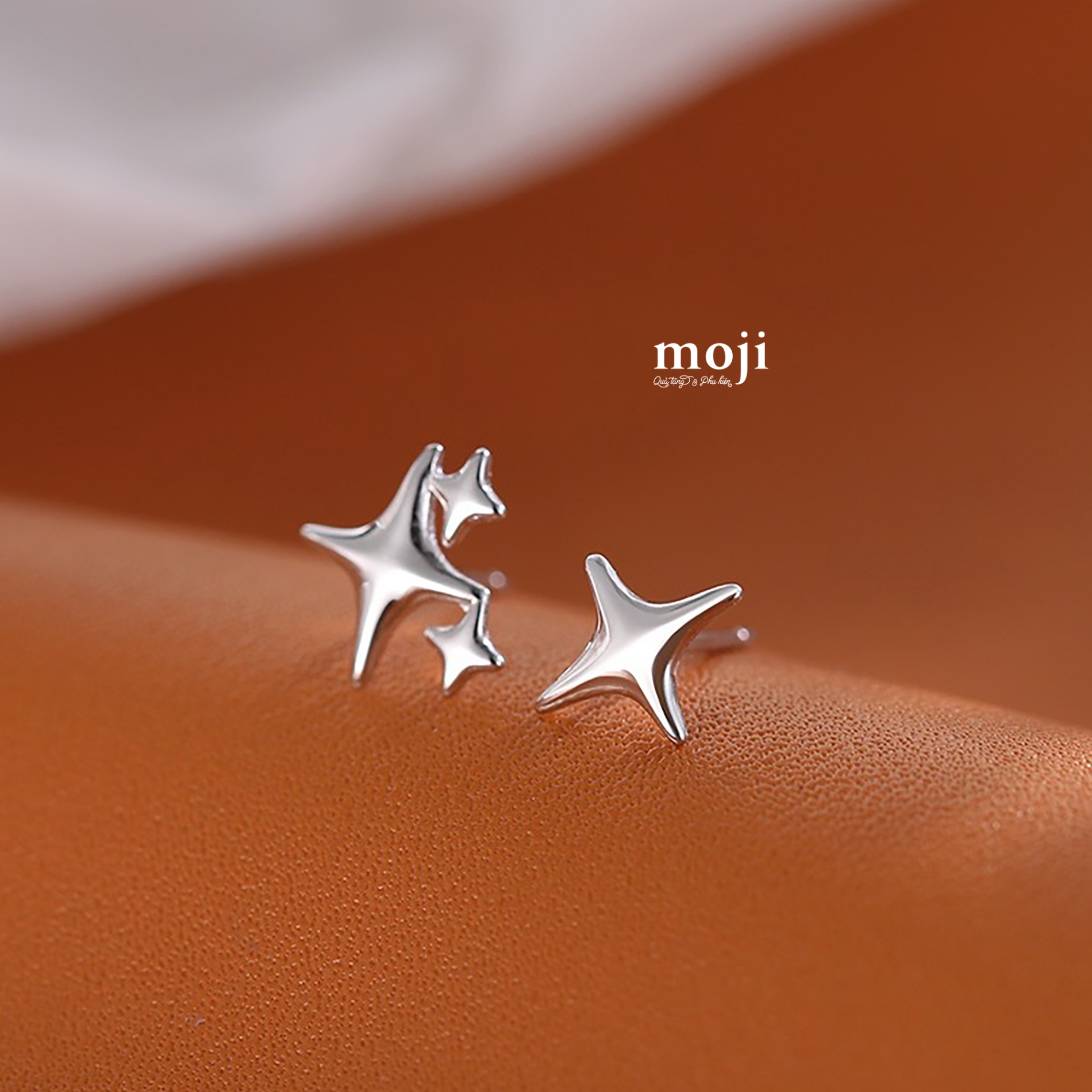 Khuyên tai mạ bạc Star ngôi sao 4 cánh không đối xứng