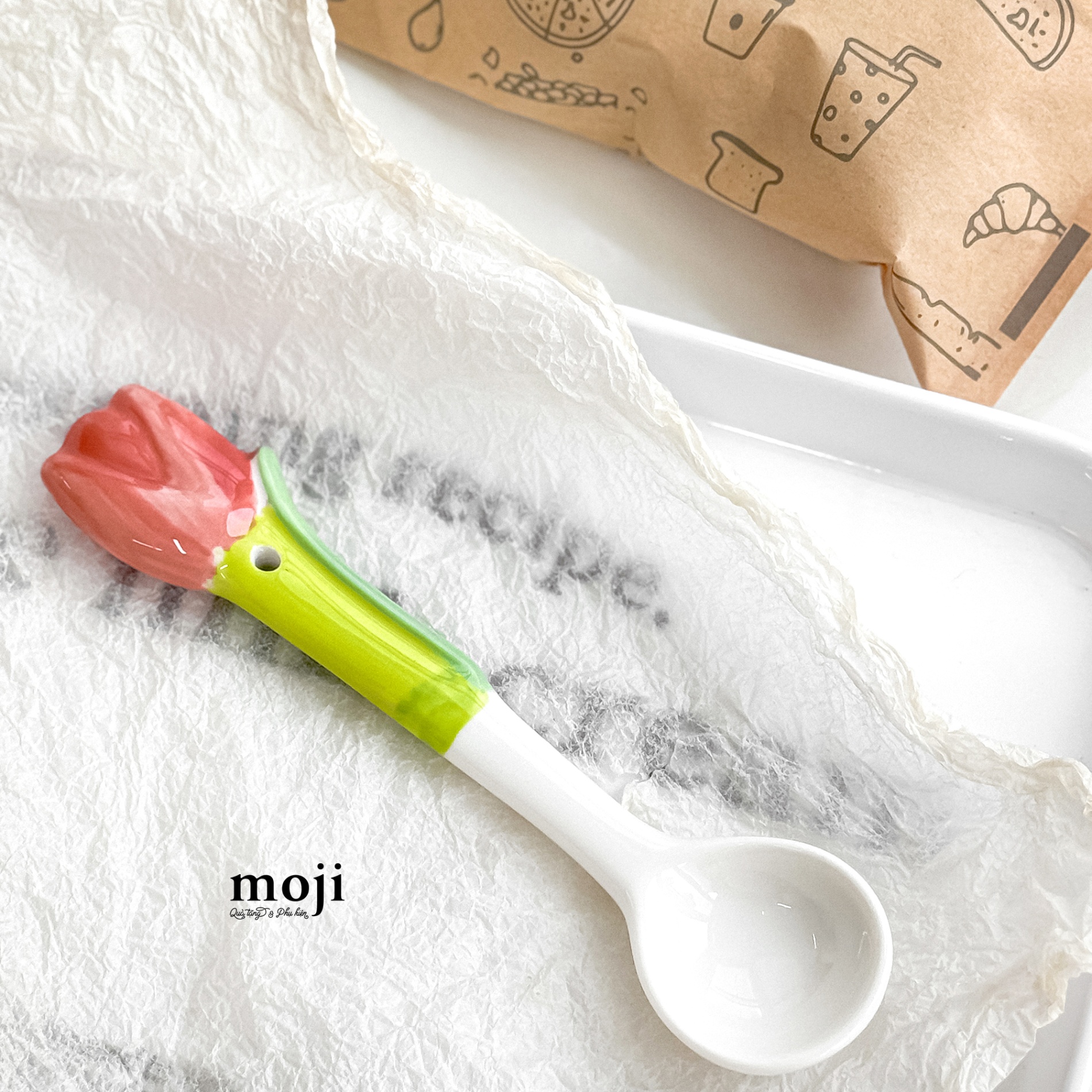 Thìa muỗng sứ Tulip flower có lá