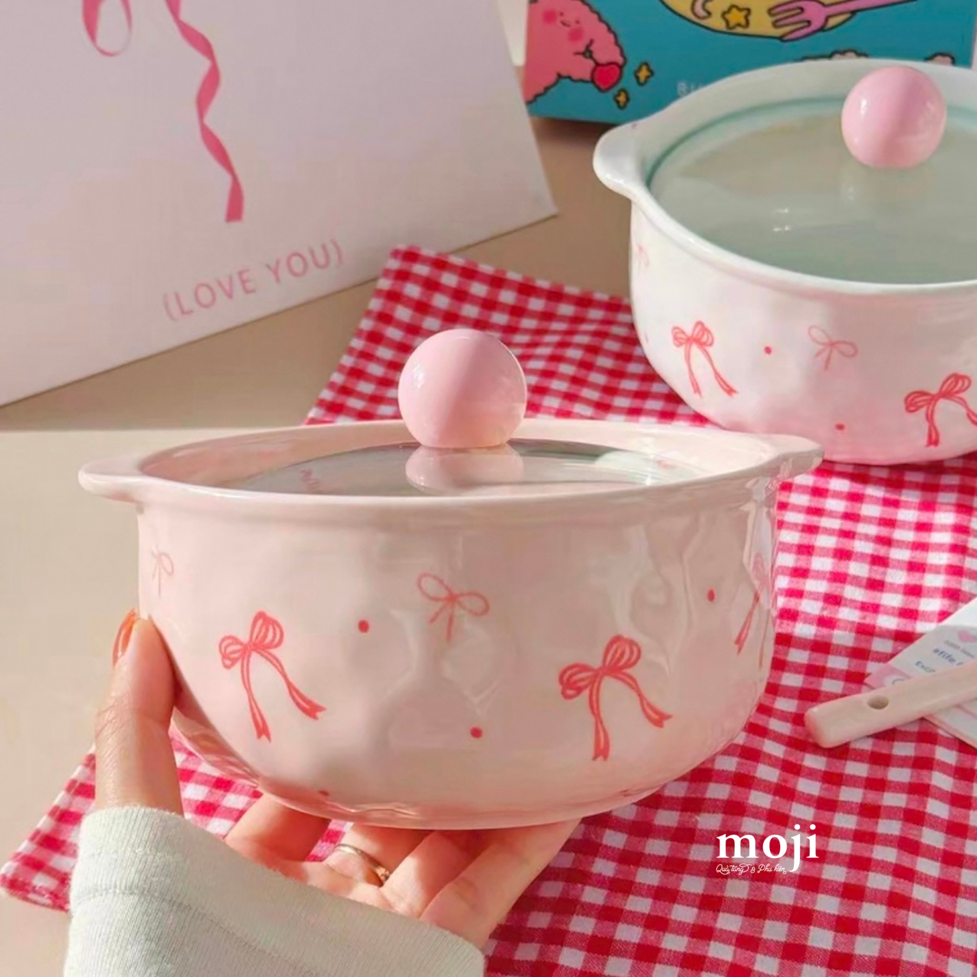 Chén bát gốm sứ kèm nắp thủy tinh Bow nơ chấm bi nền màu 8x14