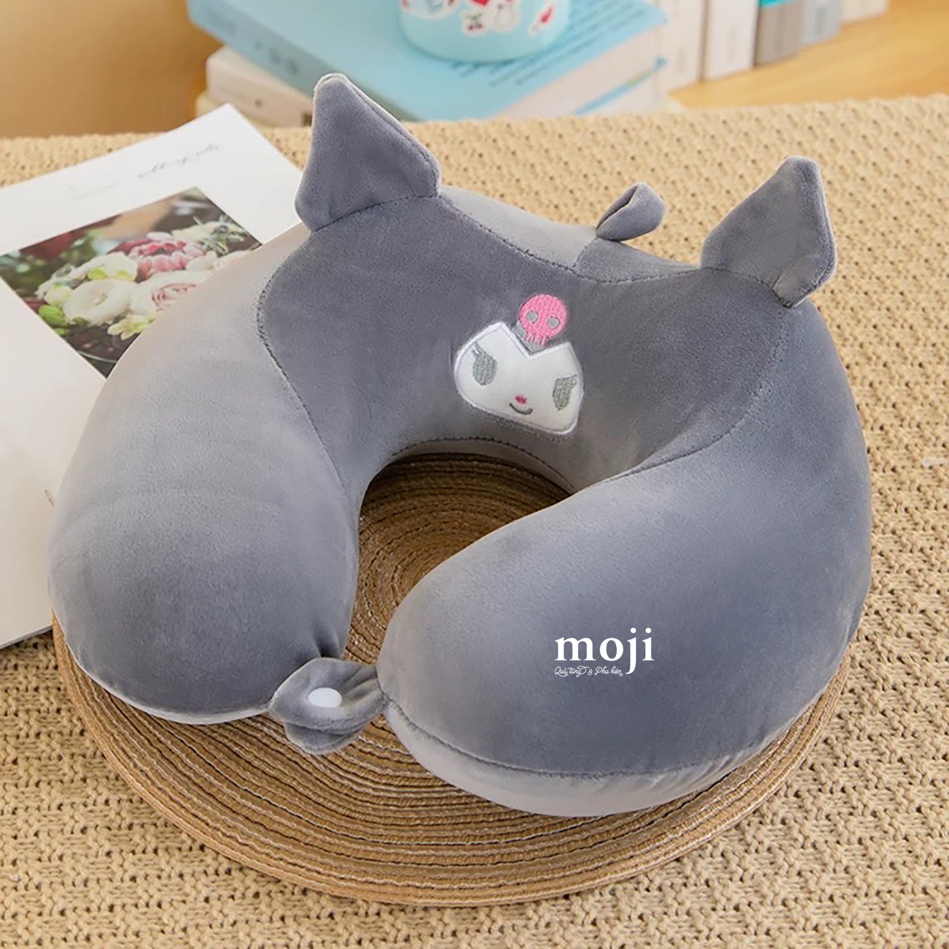 Gấu bông chữ U ruột cao su Sanrio family Kuromi face 1 màu có tai