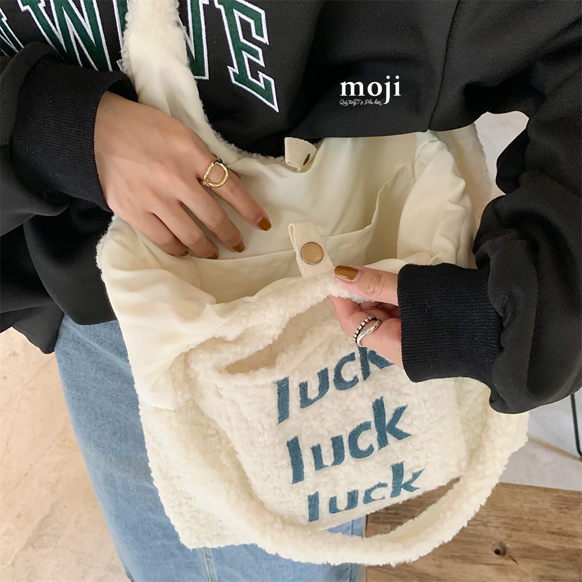 Túi đeo vải lông xoắn Luck luck luck 10x34x39