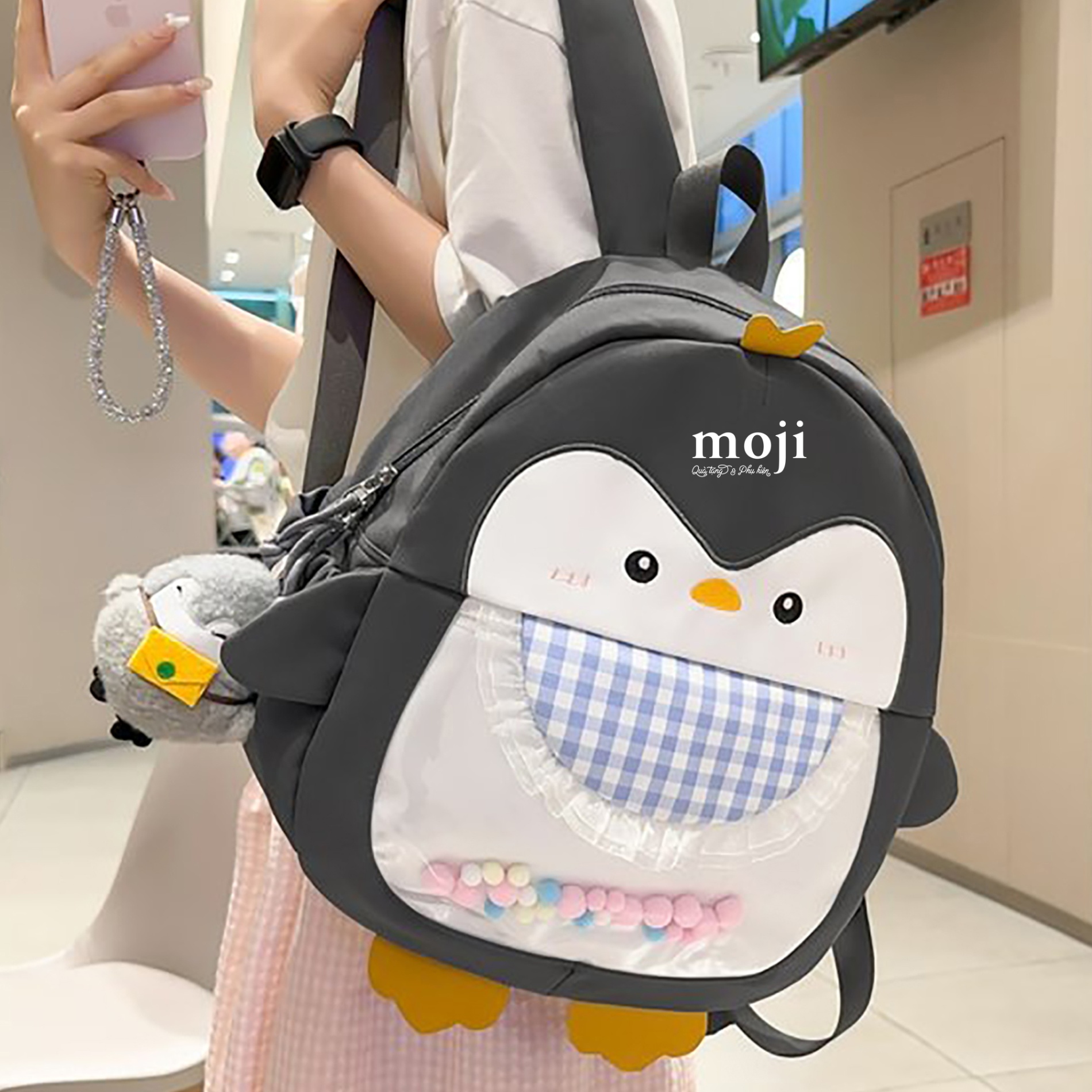 Balo vải Penguin chim cánh cụt đeo khăn kẻ ô có chân kèm móc 12x32x36