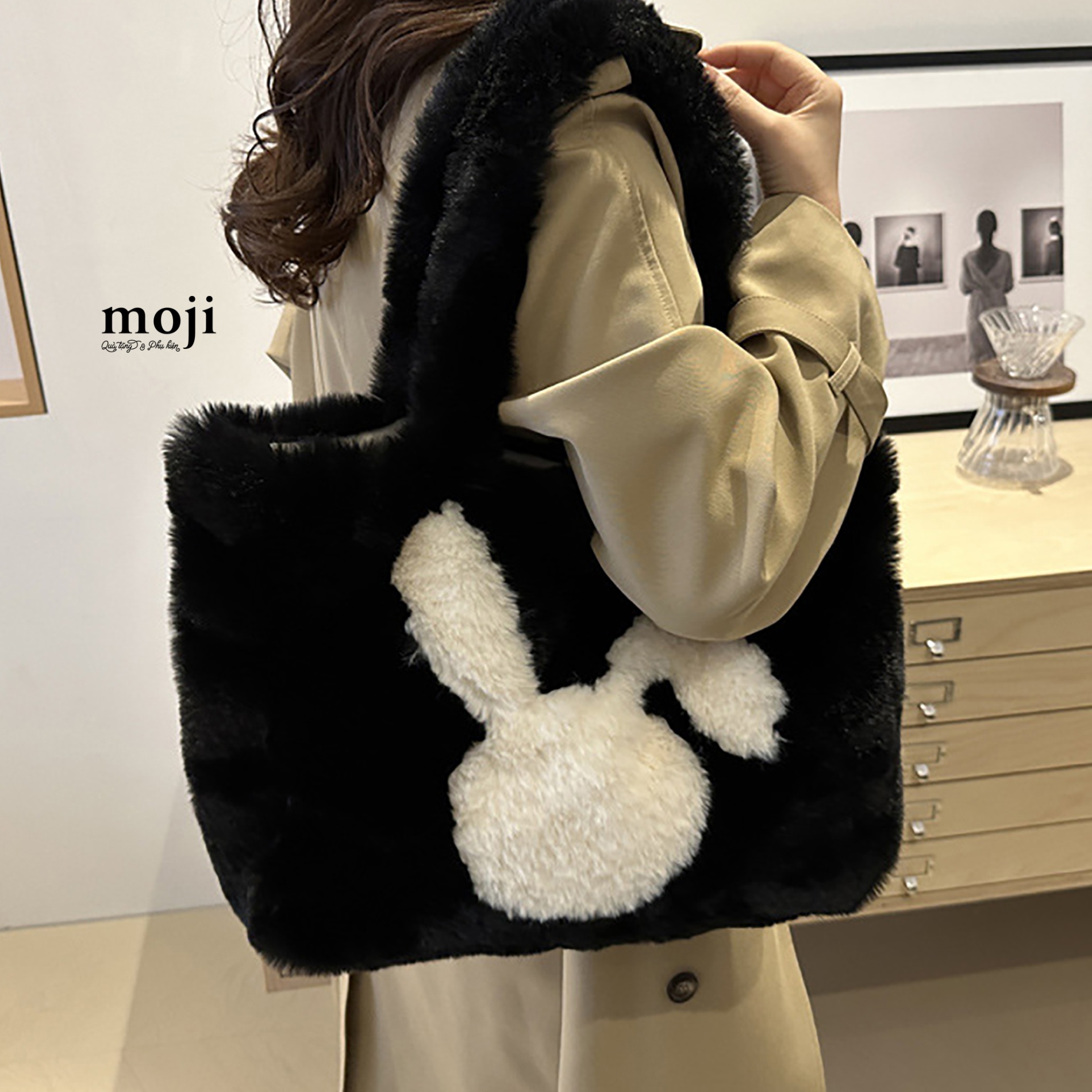 Túi đeo vải lông xù Rabbit face nền màu 9x29x38