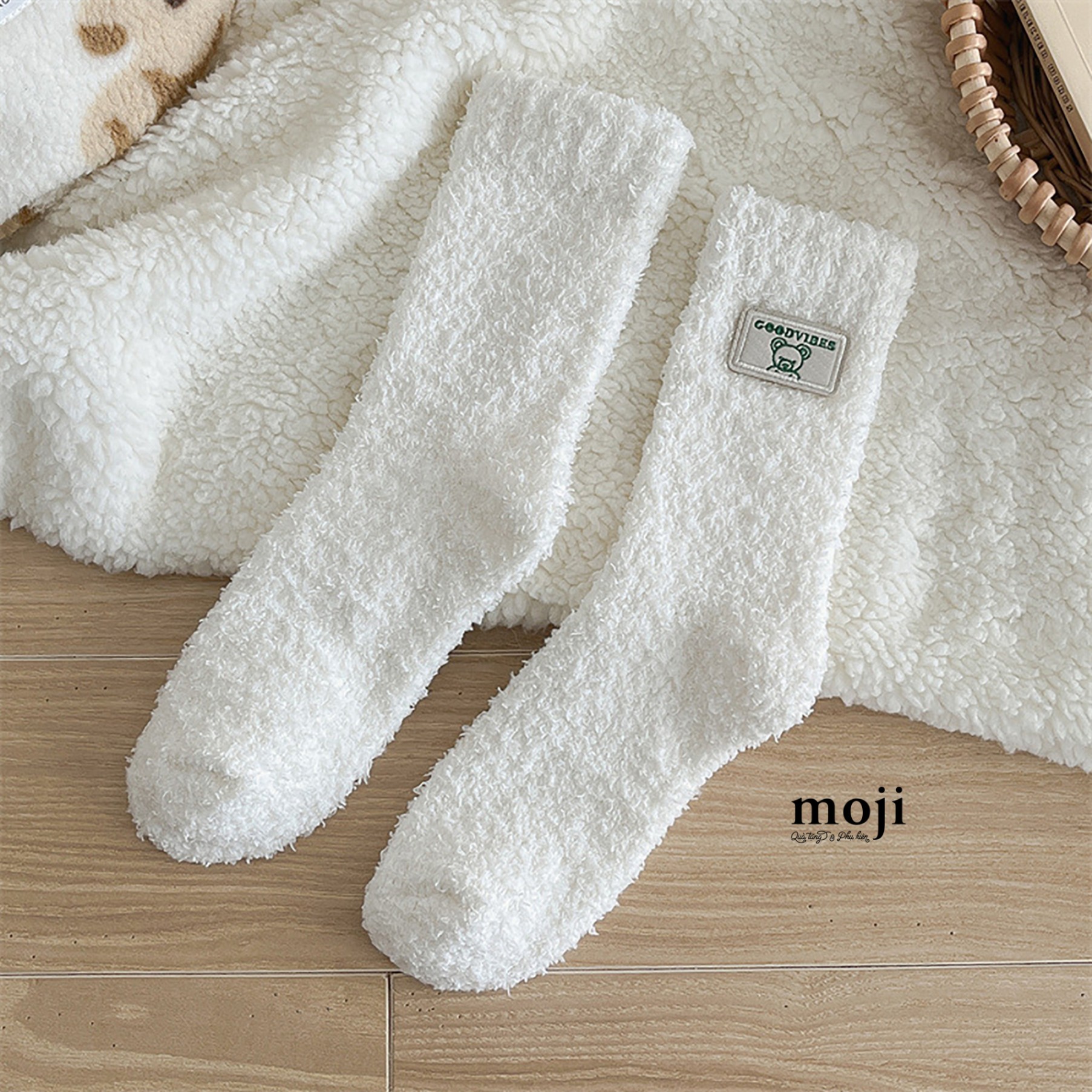 Tất vớ cổ cao lông xù Baby bear good vibes