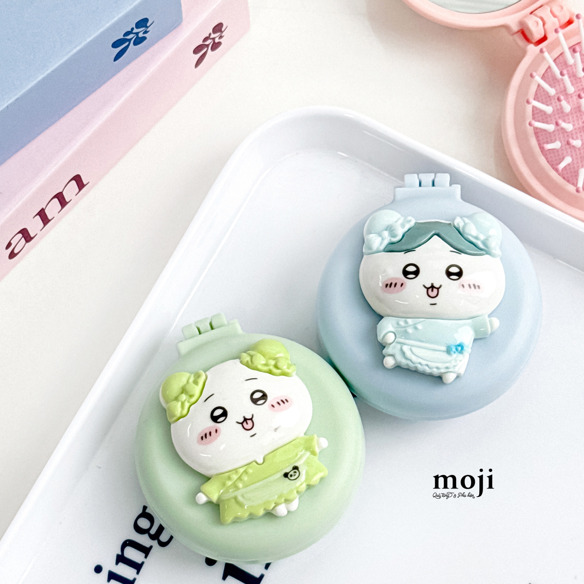 Lược đệm mát xa kèm gương Chiikawa bow nơ mũ áo màu