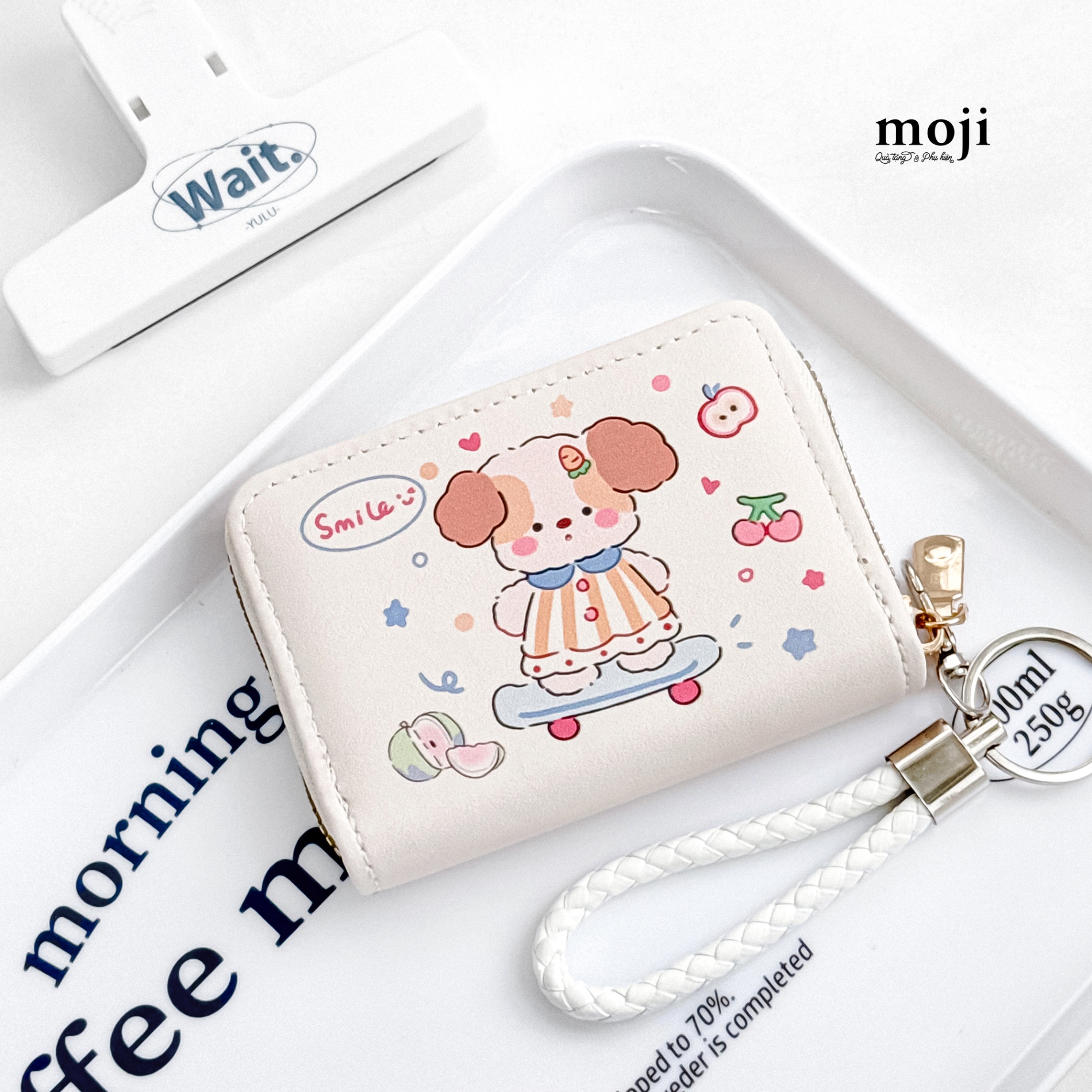 Ví da dáng ngắn Cute dog smile trượt ván kèm móc 8x11