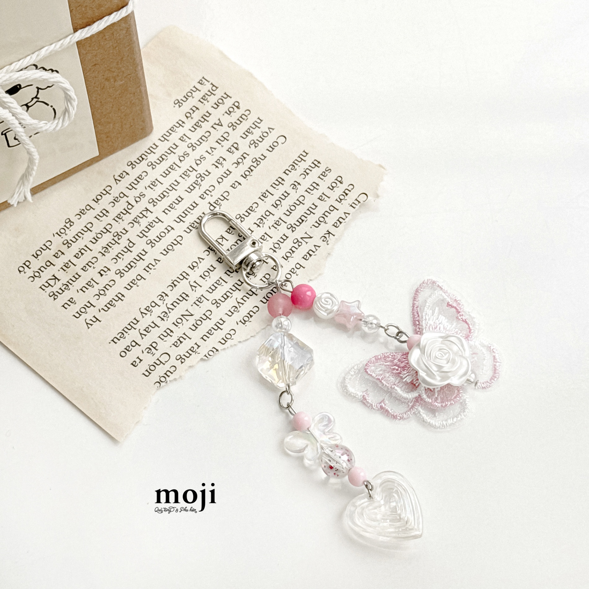 B.05E Móc khóa ANM FLO LOV-25012588