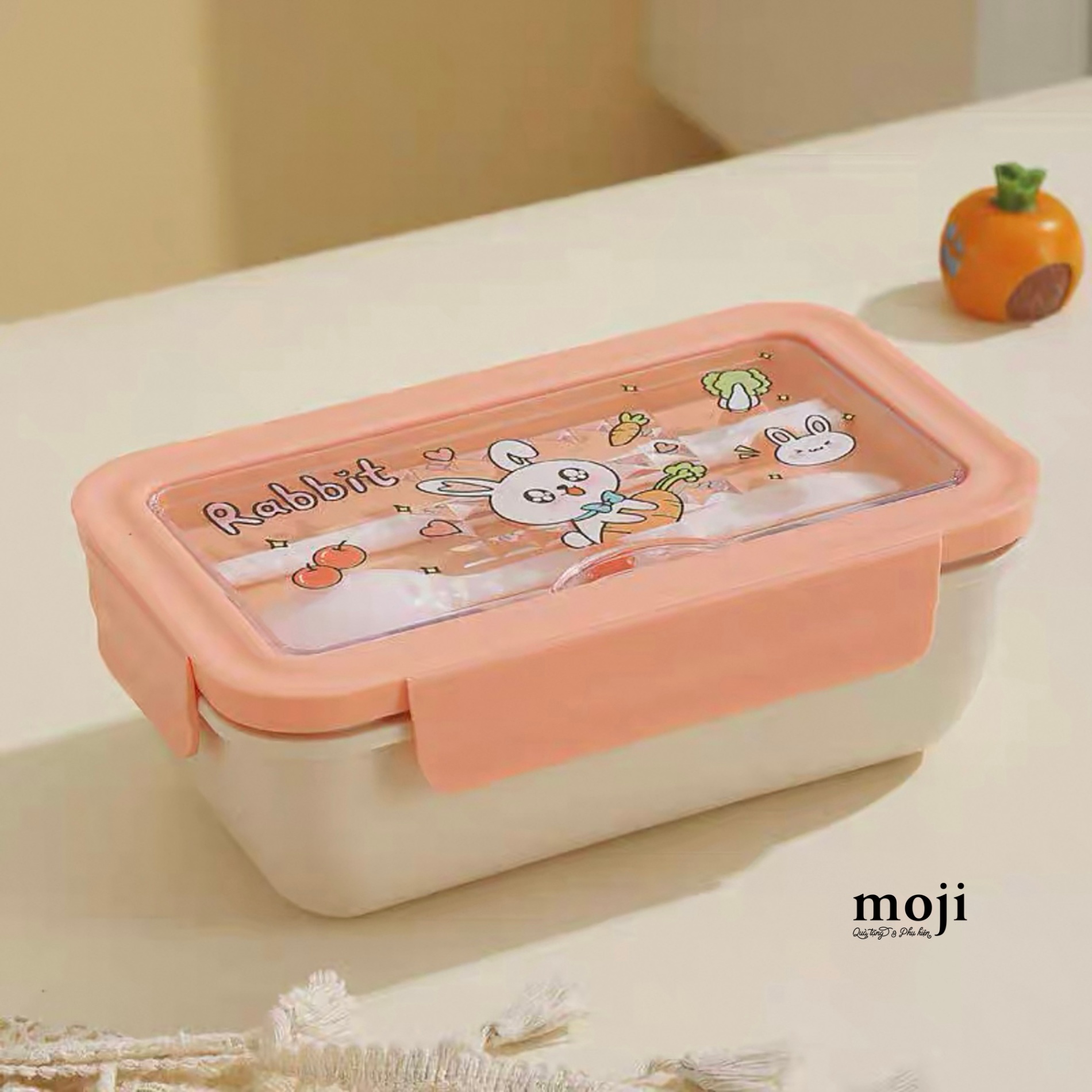 Hộp cơm nhựa Rabbit heart love carrot biểu cảm 8x12x20