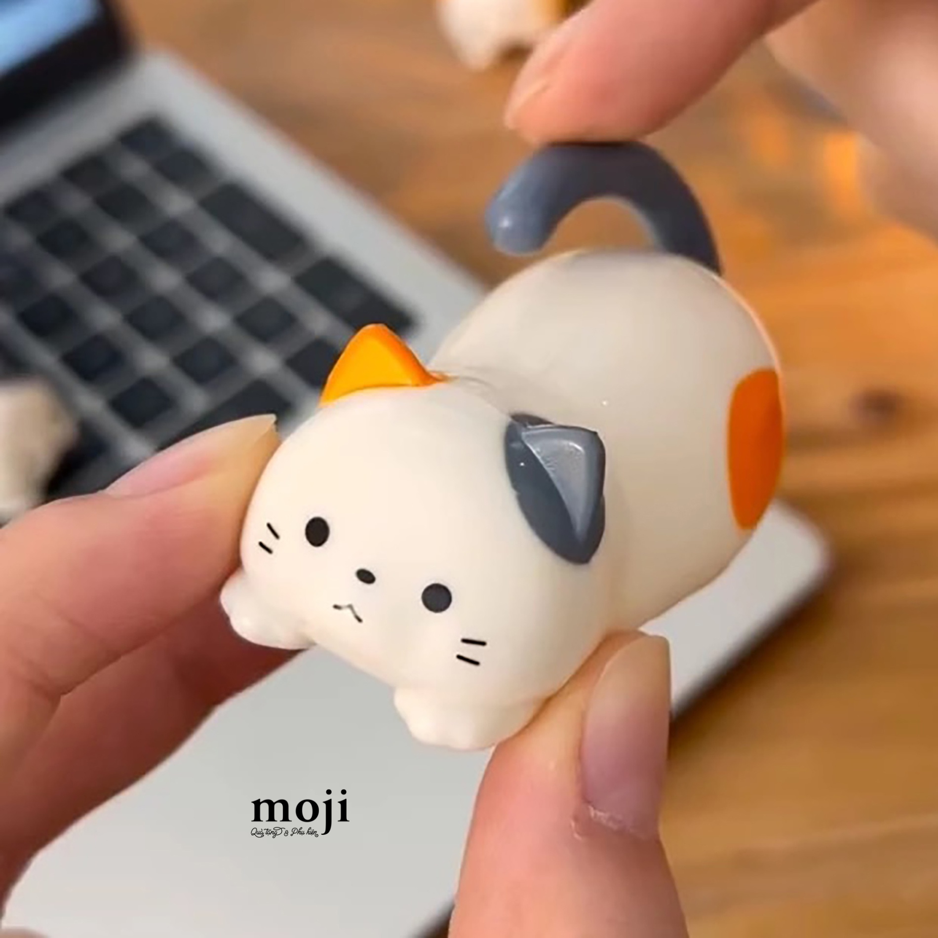 Đồ chơi vặn cót Cute cat mèo lăn tròn 2x8