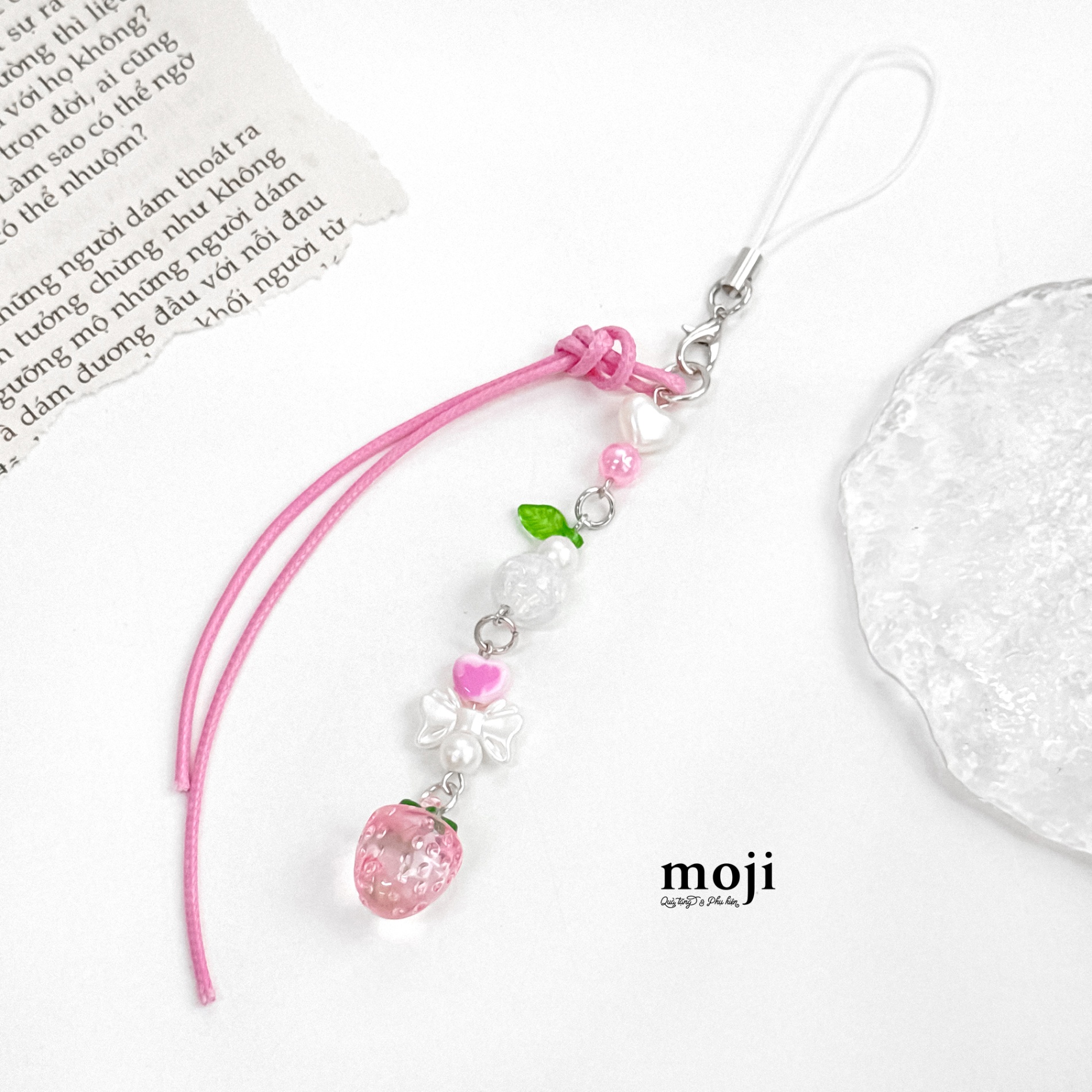 Móc đeo điện thoại Fruit strawberry heart leaf bow nơ