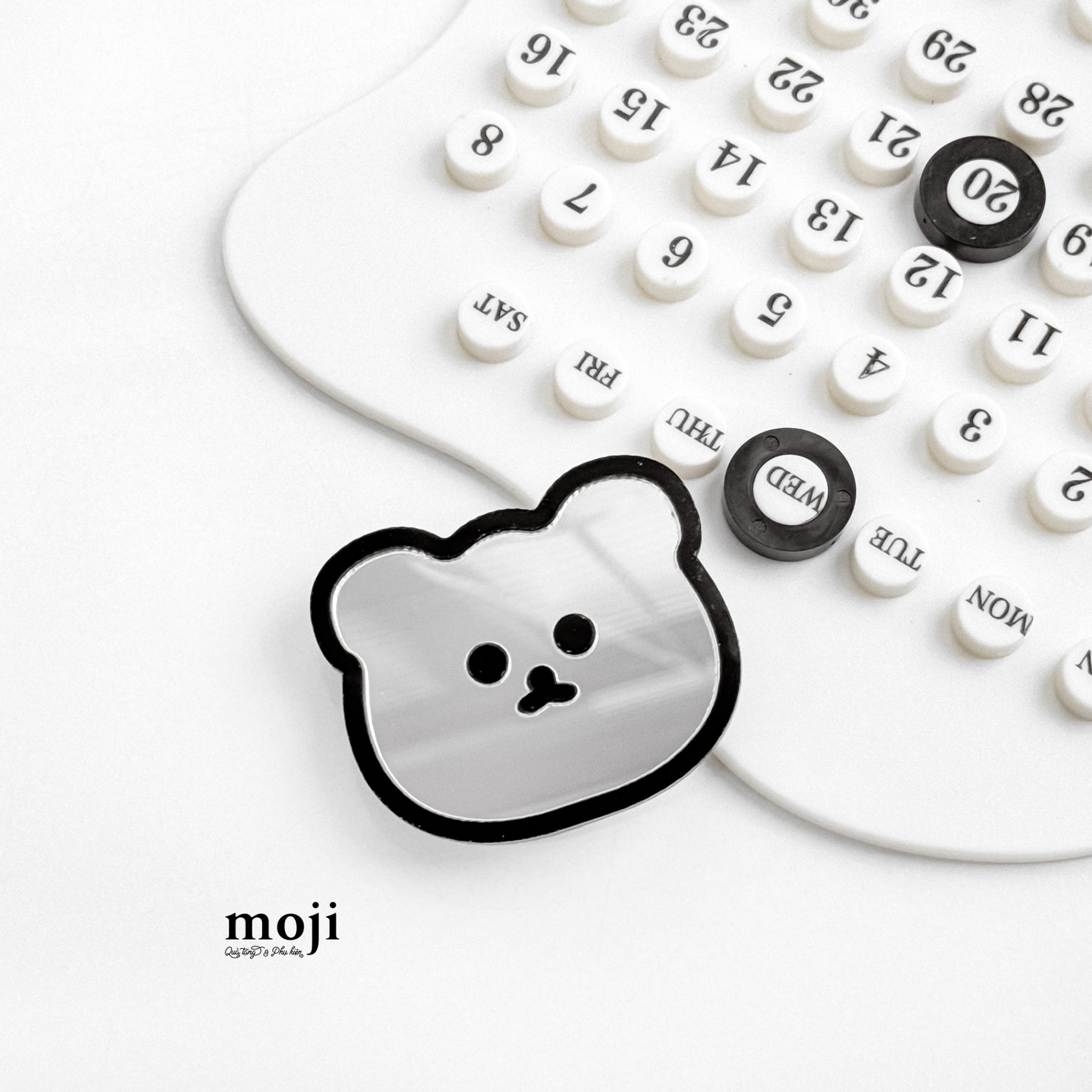 Mojipop gương Baby bear face viền đen