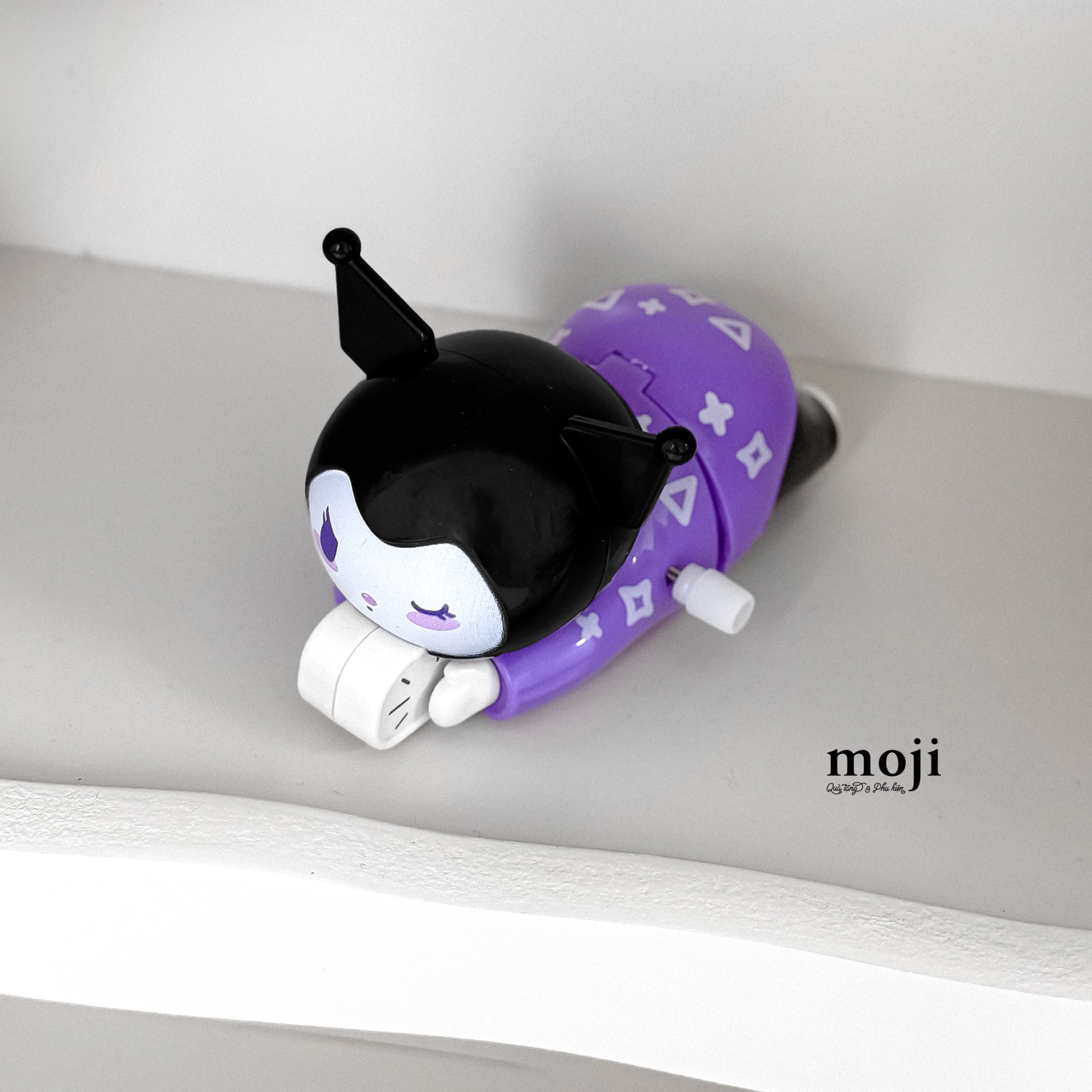 Đồ chơi vặn cót Sanrio family Kuromi ủn mông 6x6x11