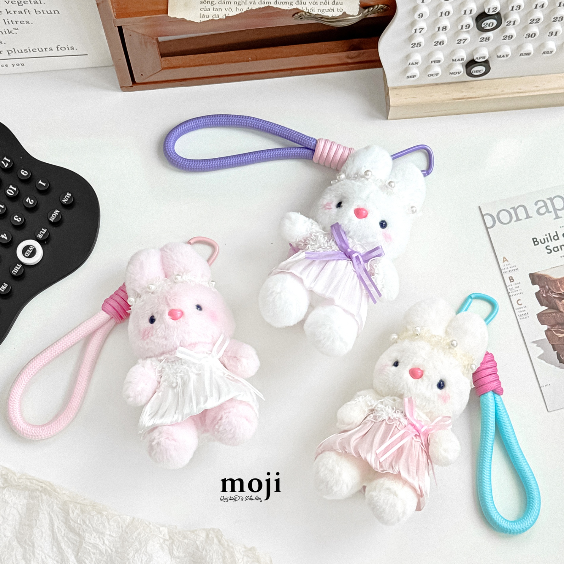 Móc khóa nhồi bông Rabbit thỏ đeo băng đô ngọc trai váy đính bow nơ