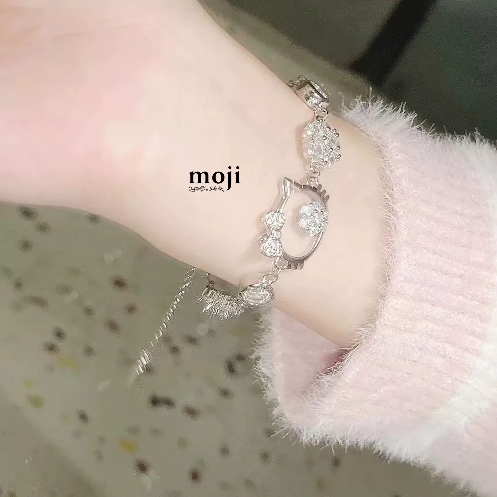 Vòng tay mạ bạc Sanrio family Hello Kitty face flower đính đá