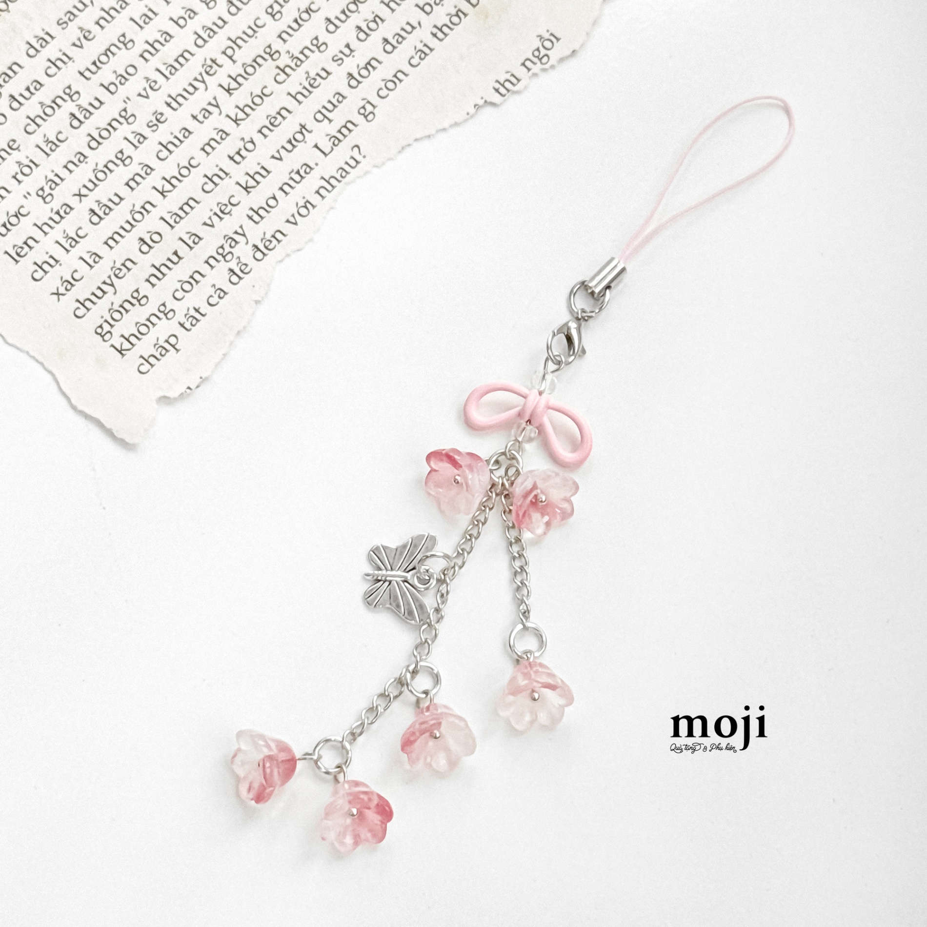Móc đeo điện thoại Butterfly flower bow nơ