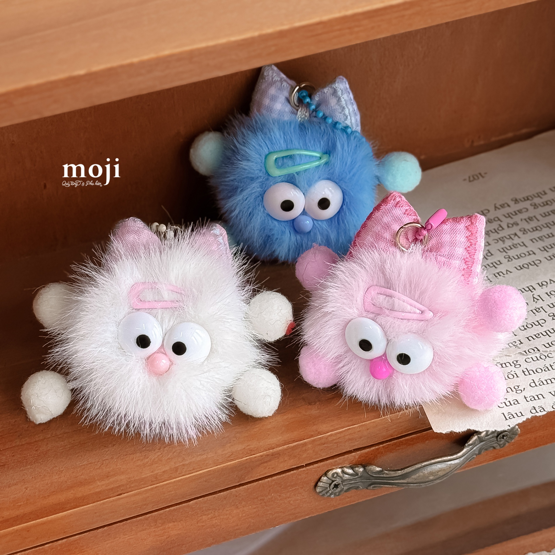 Móc khóa cục bông Bồ hóng kẹp tóc bow nơ kẻ ô