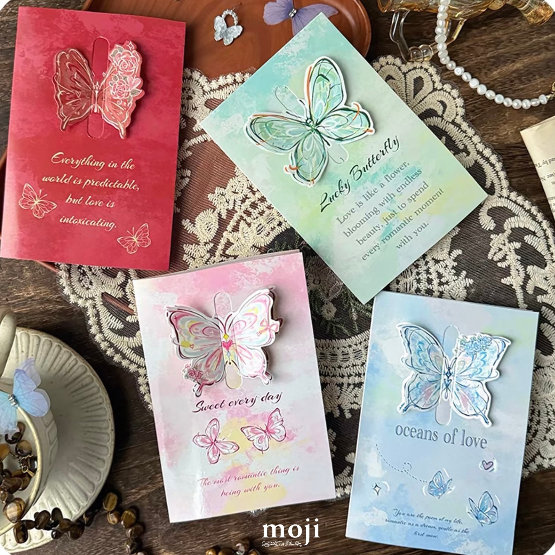 Thiệp chữ nhật Colorful butterfly nền họa tiết 10x15