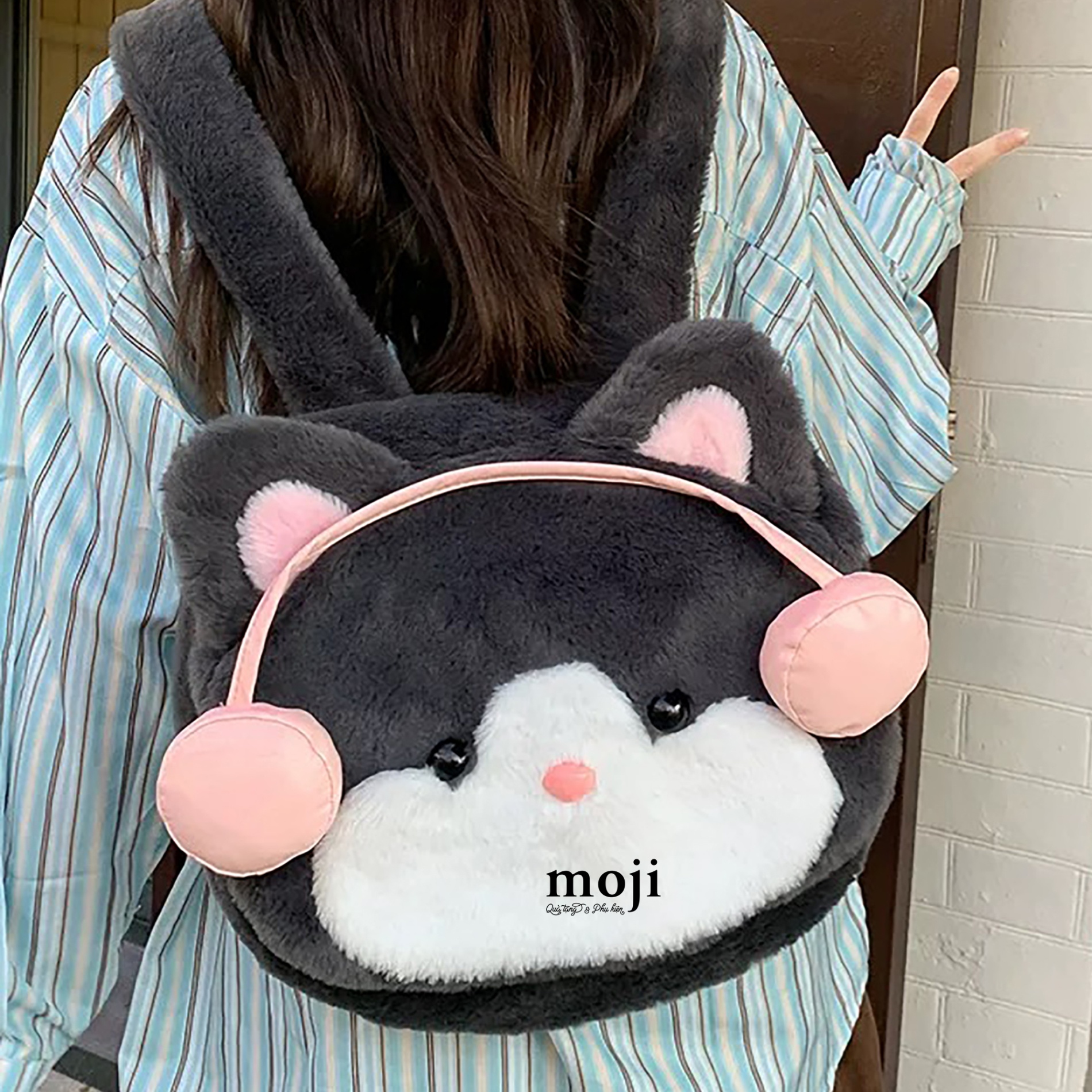 Balo vải lông xù Black cat face đeo tai nghe có tai 9x32x37