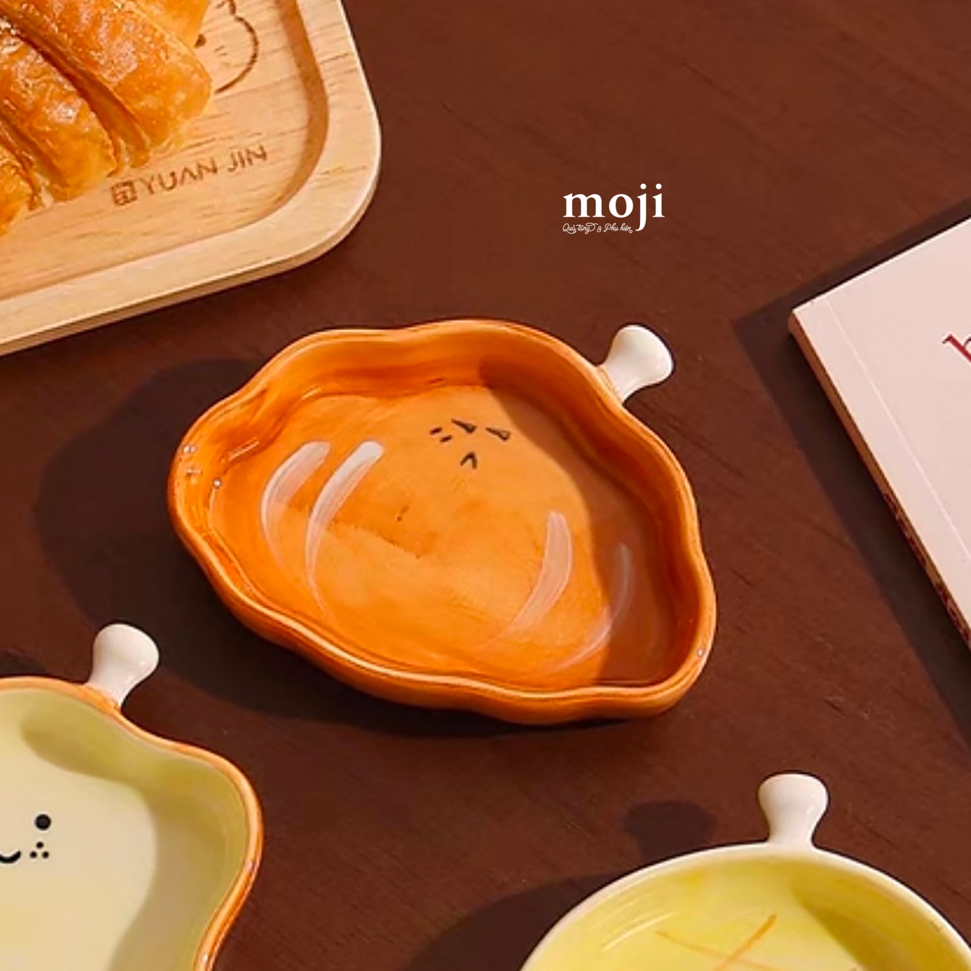 Đĩa gốm sứ mini Croissant bánh sừng bò biểu cảm 2x8x10