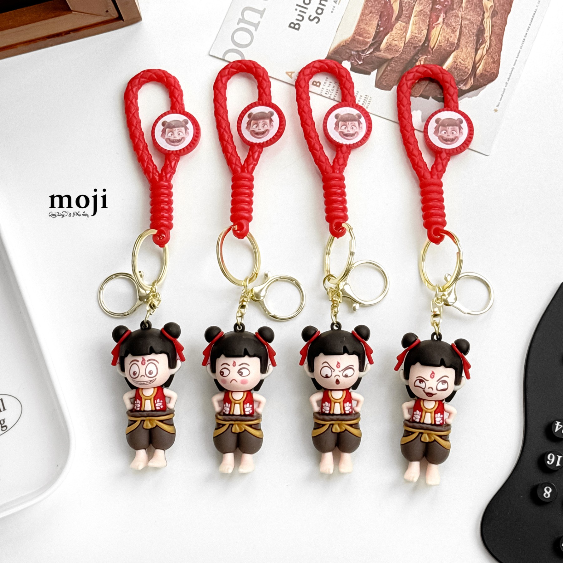 Móc khóa MJ Na Tra đứng biểu cảm