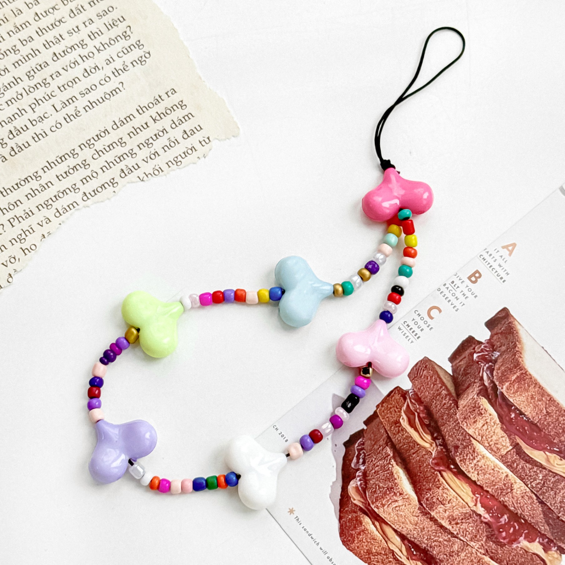 Dây đeo điện thoại Colorful big heart hạt màu sắc