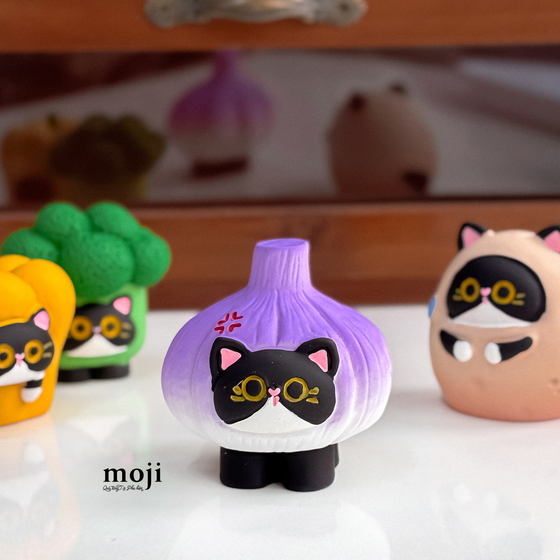 Tượng trưng bày trang trí Cat copslay vegetable củ tỏi 5x5