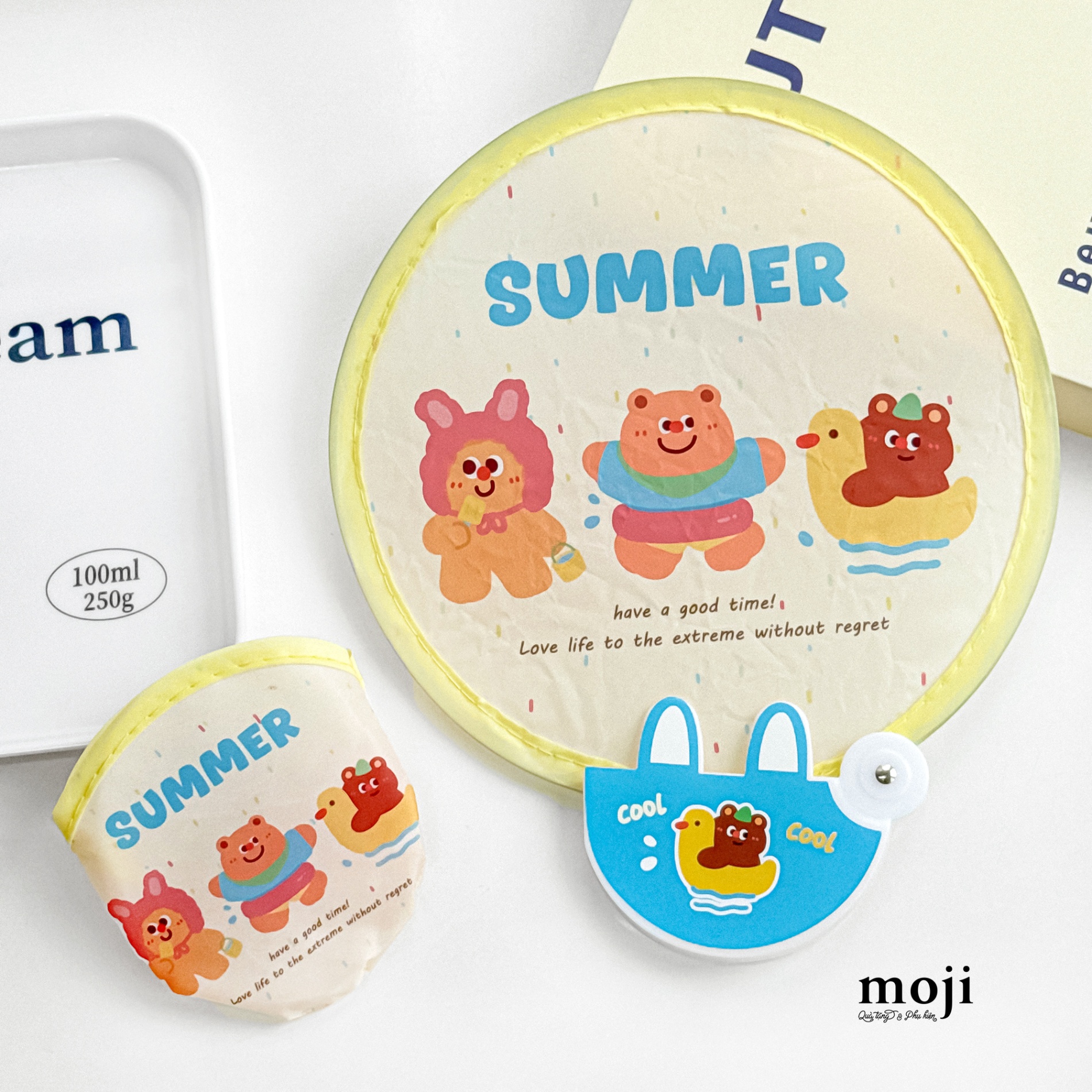Quạt tròn gấp sáng tạo Summer baby bear have a good time