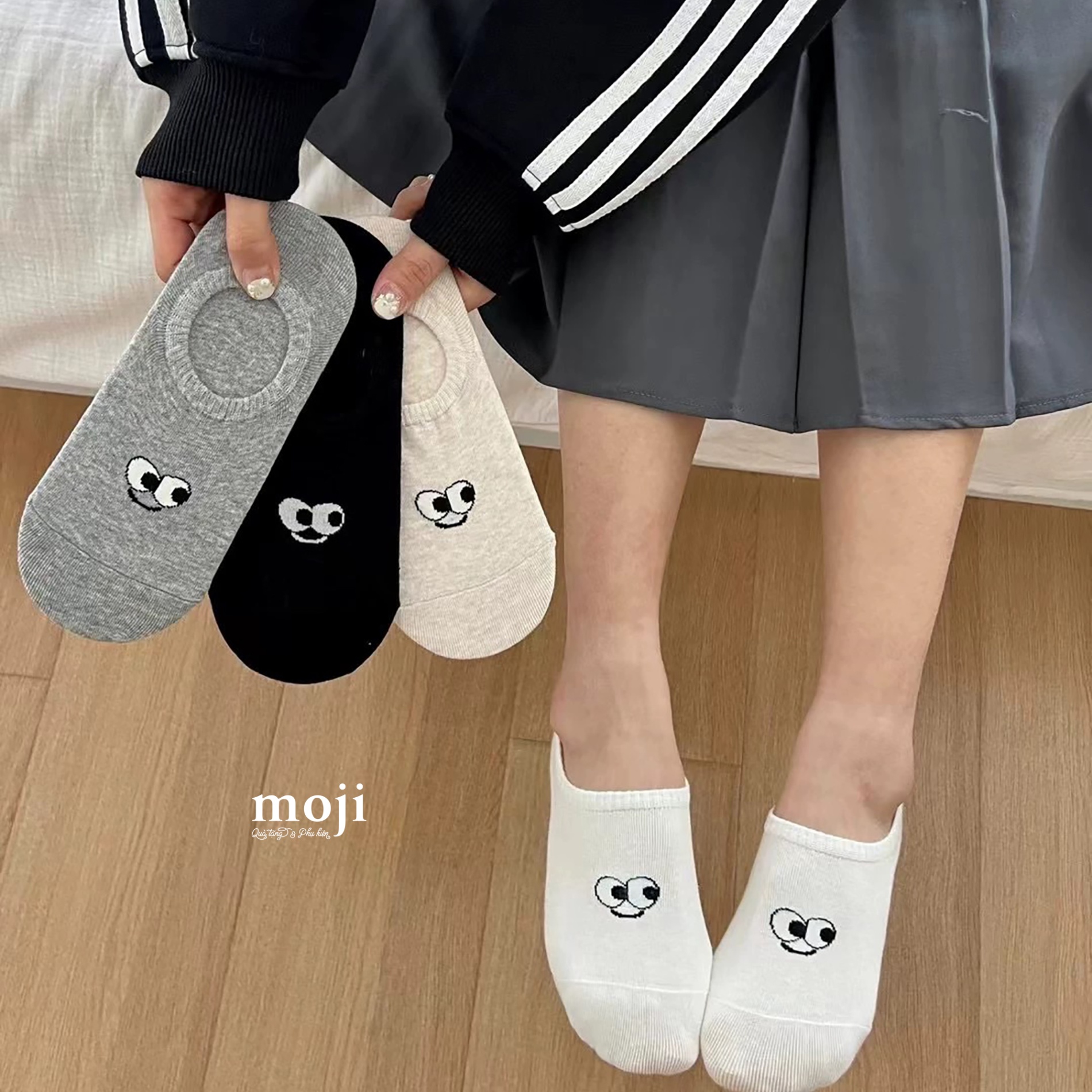 Tất vớ lười Big eyes liếc mắt nền màu