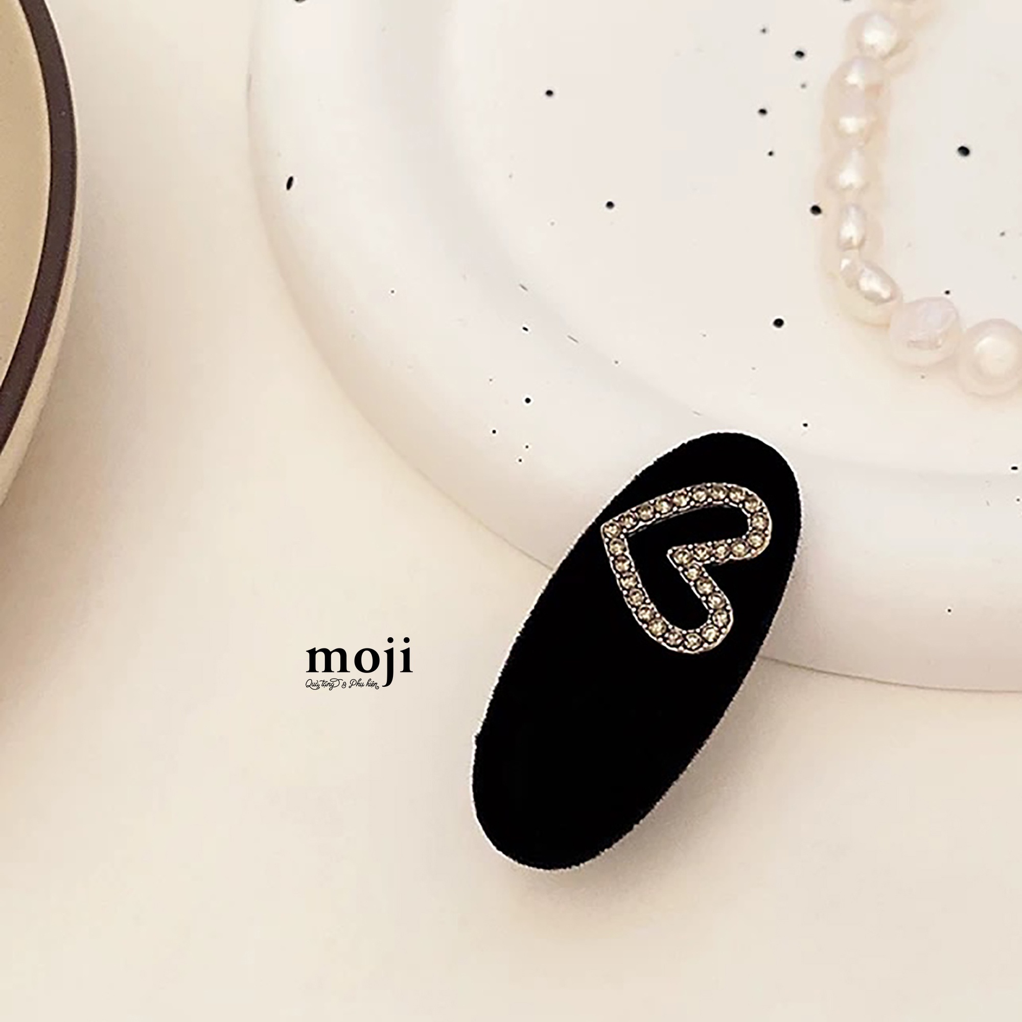 Kẹp tóc MJ Heart đính đá nền màu