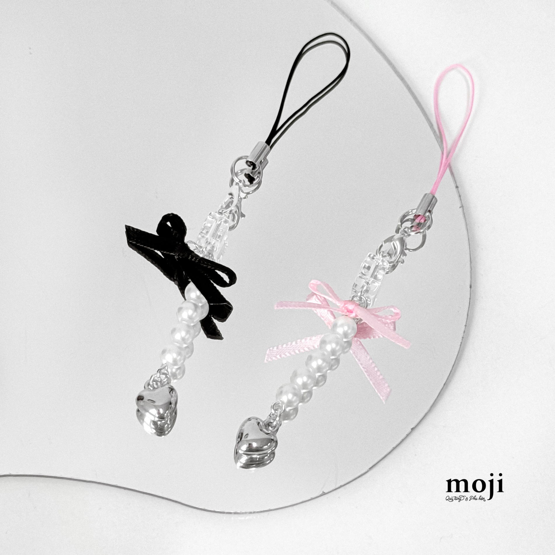 Móc đeo điện thoại Silver heart ngọc trai khối vuông bow nơ