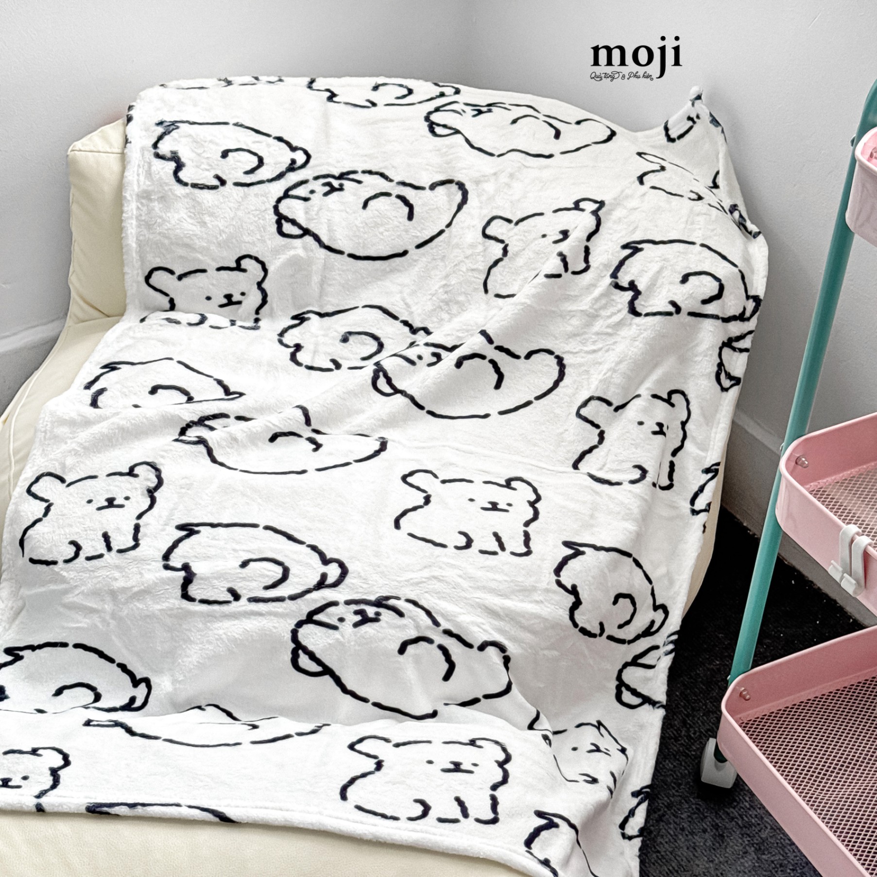 Chăn mền MJ Cute dog viền đen 70x100