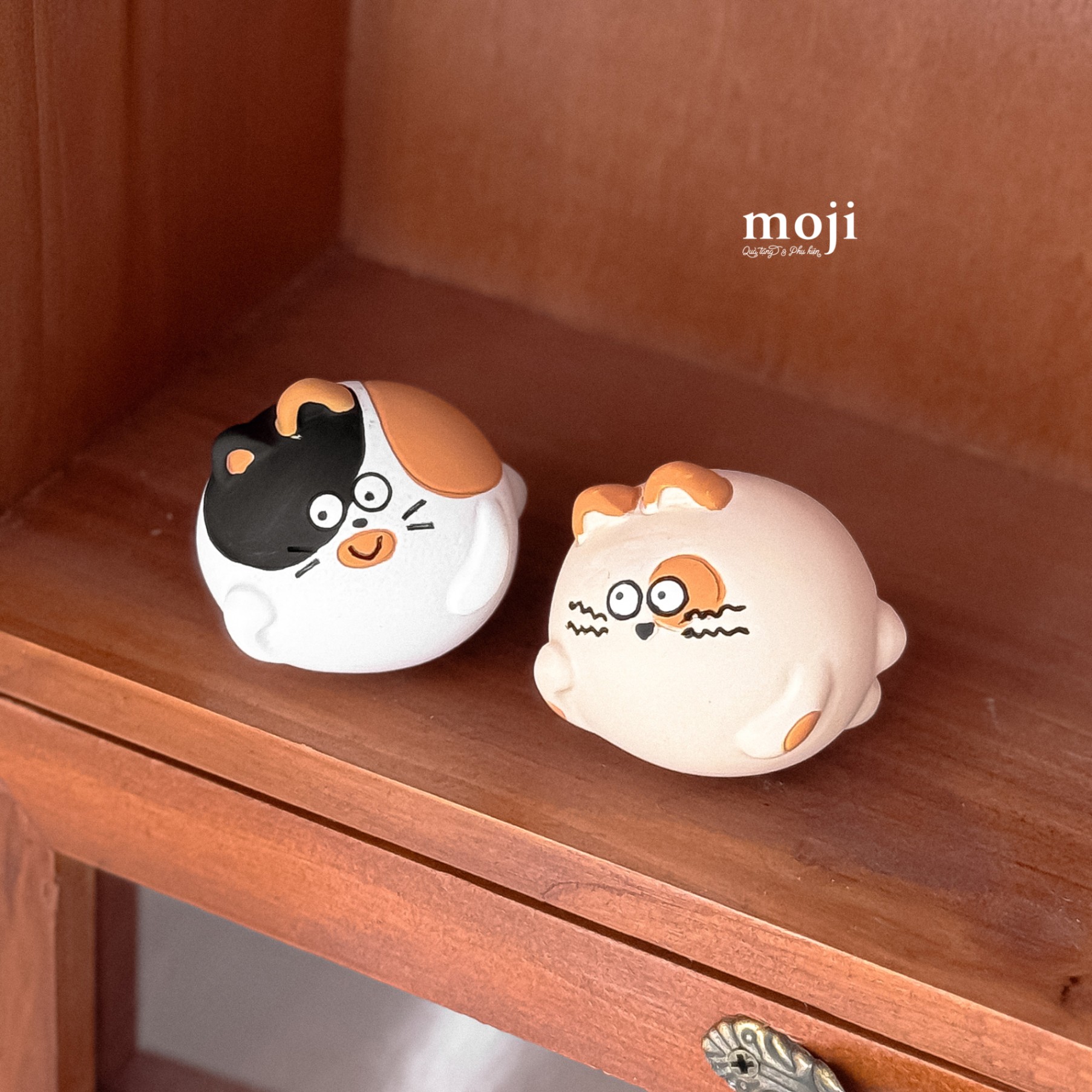 Tượng trưng bày trang trí Cat mèo béo nằm chống tay 3x4