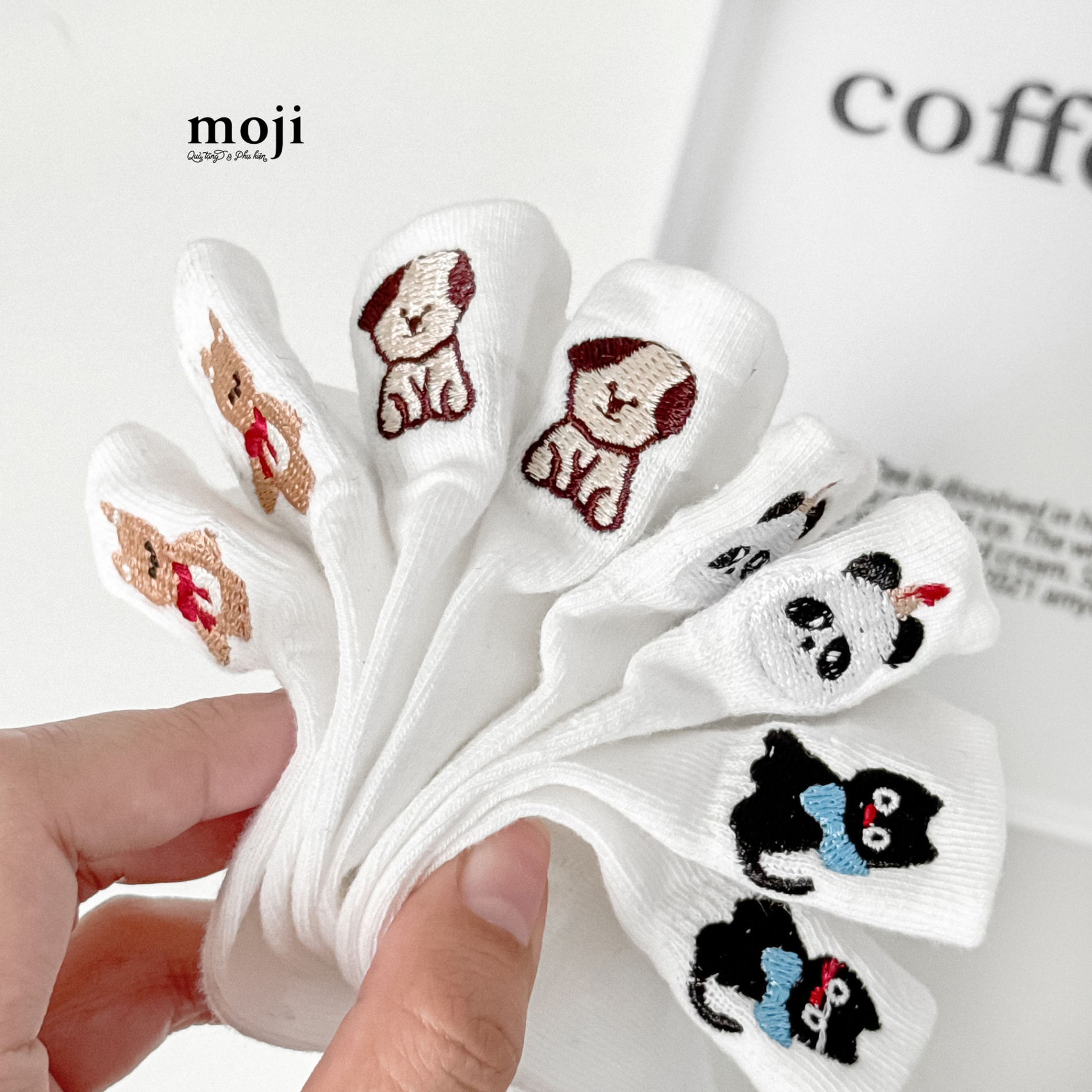 Tất vớ cổ ngắn Cute animal đội mũ bow nơ nền màu