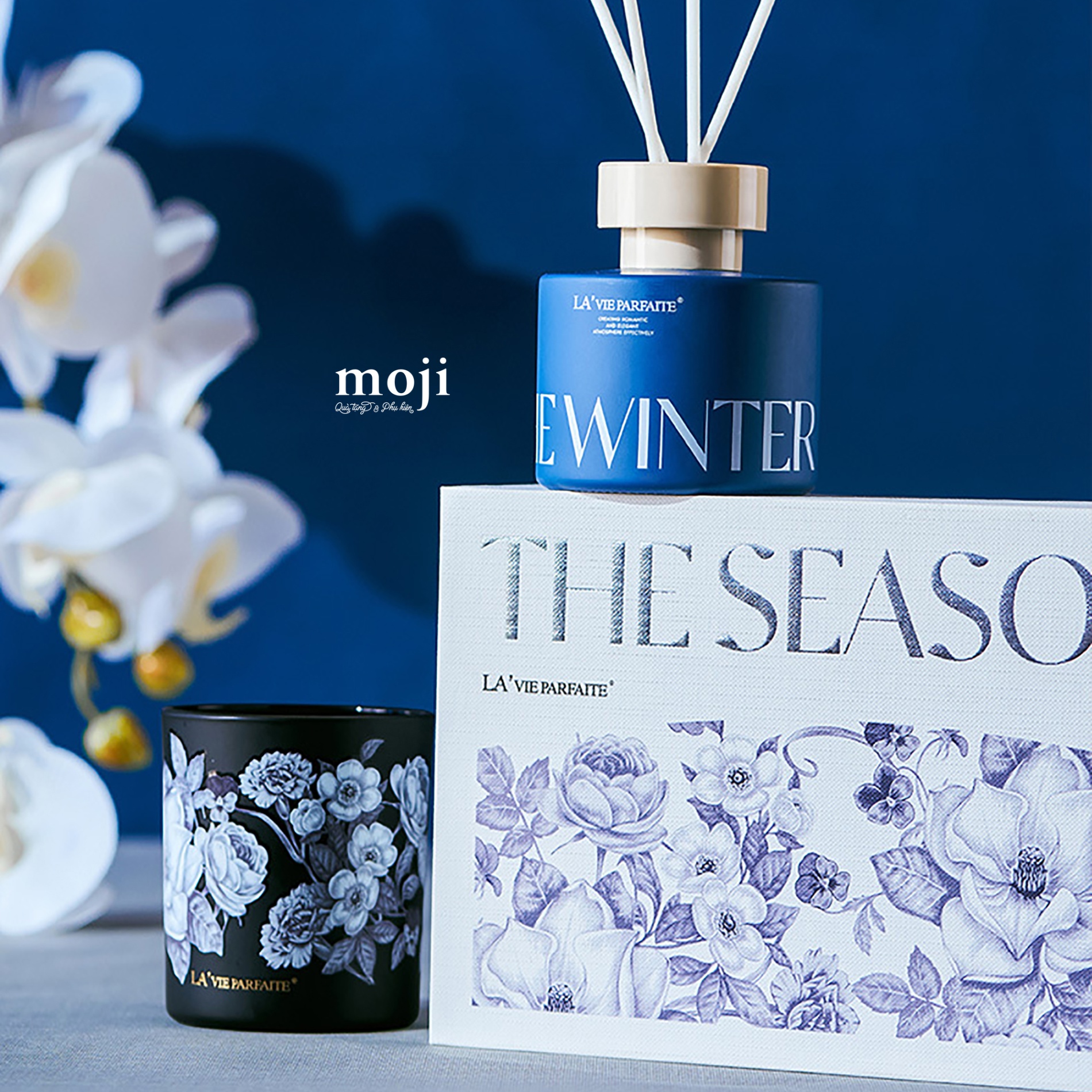 Bộ tinh dầu khuếch tán và nến thơm The seasons flower with wood winter vibes 100ml 150g
