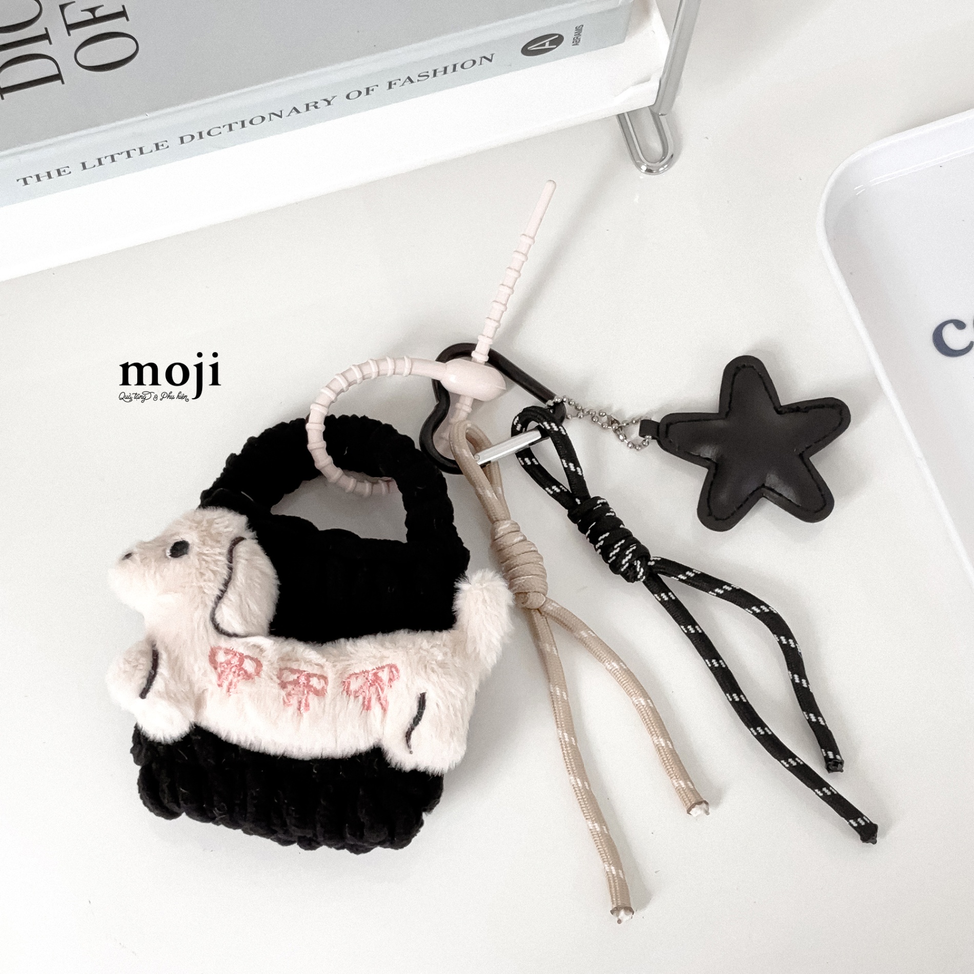 Túi ví đa năng đựng airpods móc len Cute dog thân dài nơ kèm móc