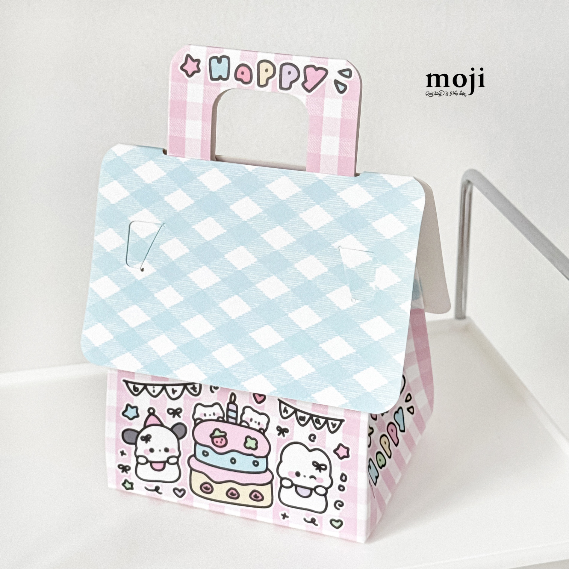 Hộp quà giấy gấp Happy birthday cute animal house kẻ ô 8x10x16