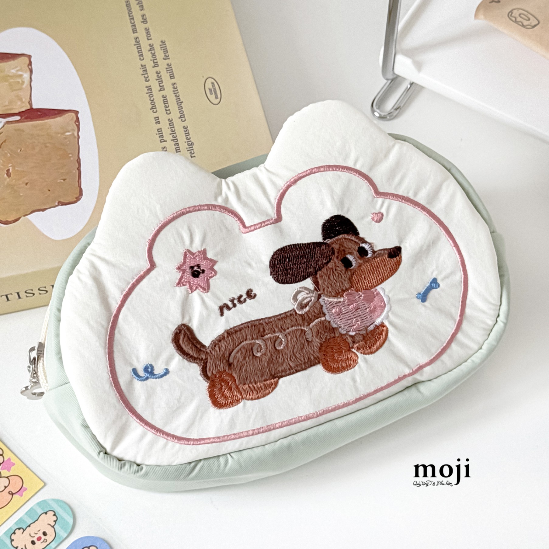 Hộp bút lớn Dog Dachshund đeo yếm nice 5x11x18