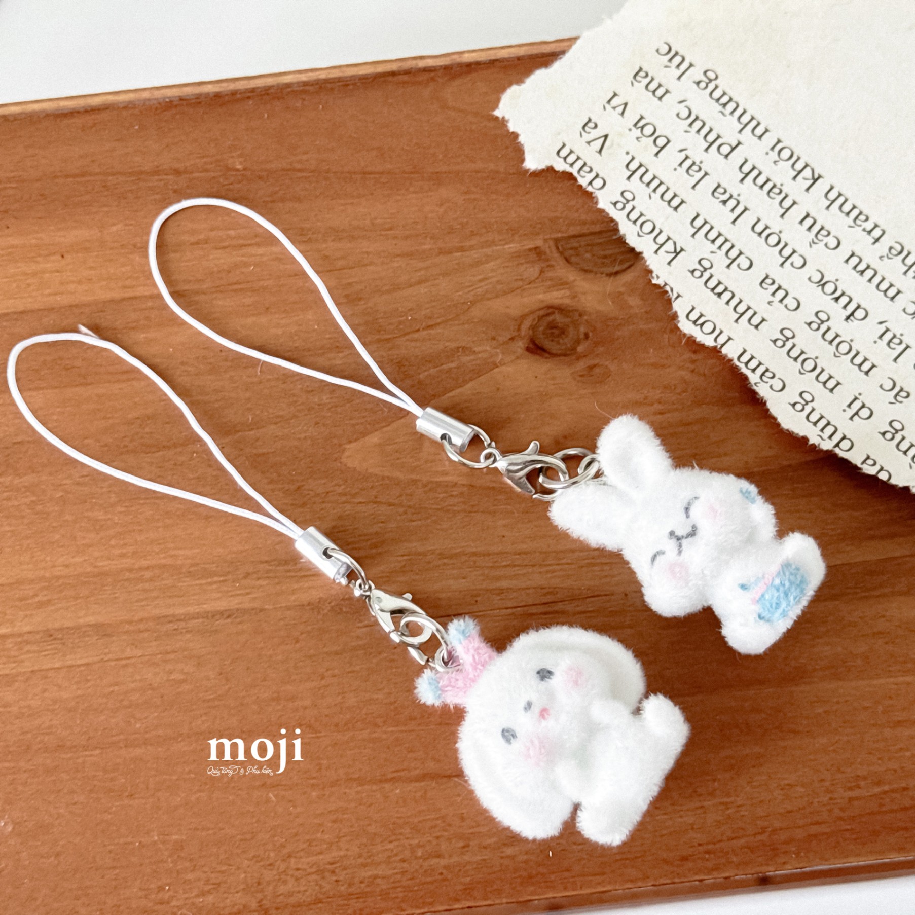 Móc đeo điện thoại King rabbit cake lông ngắn