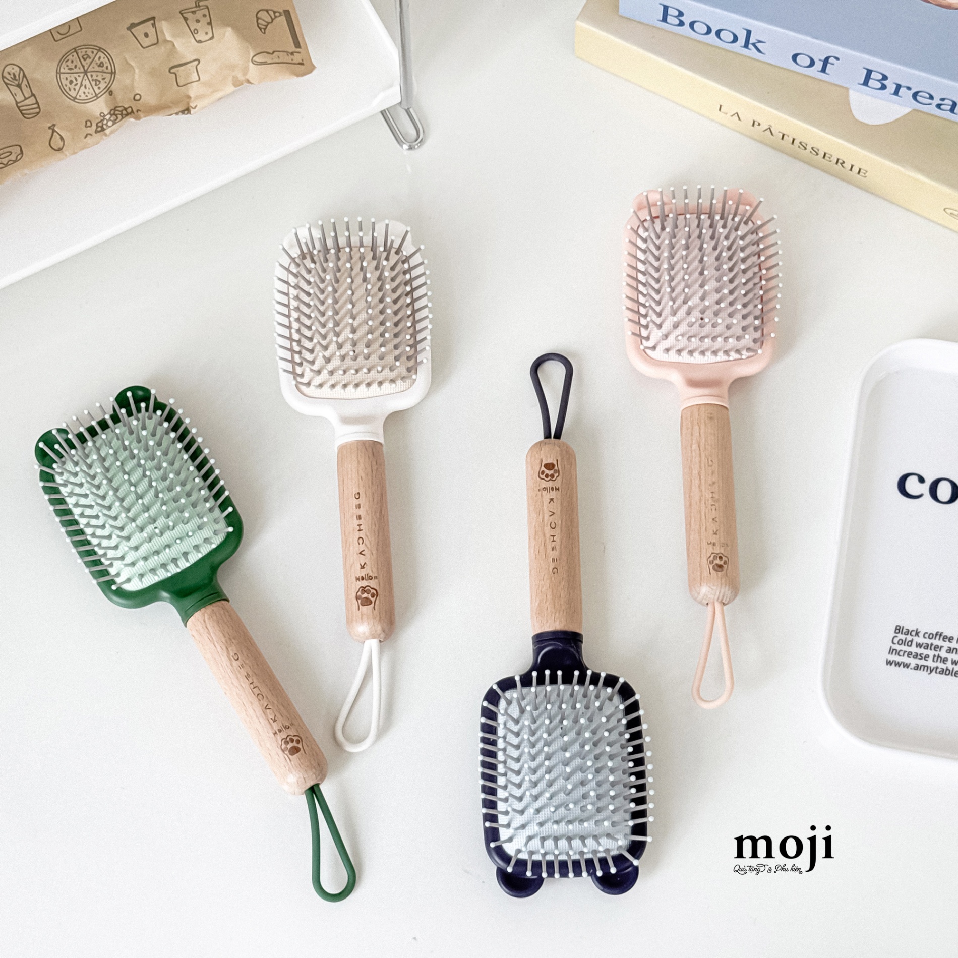 Lược đệm mát xa Cat paw hello cán gỗ