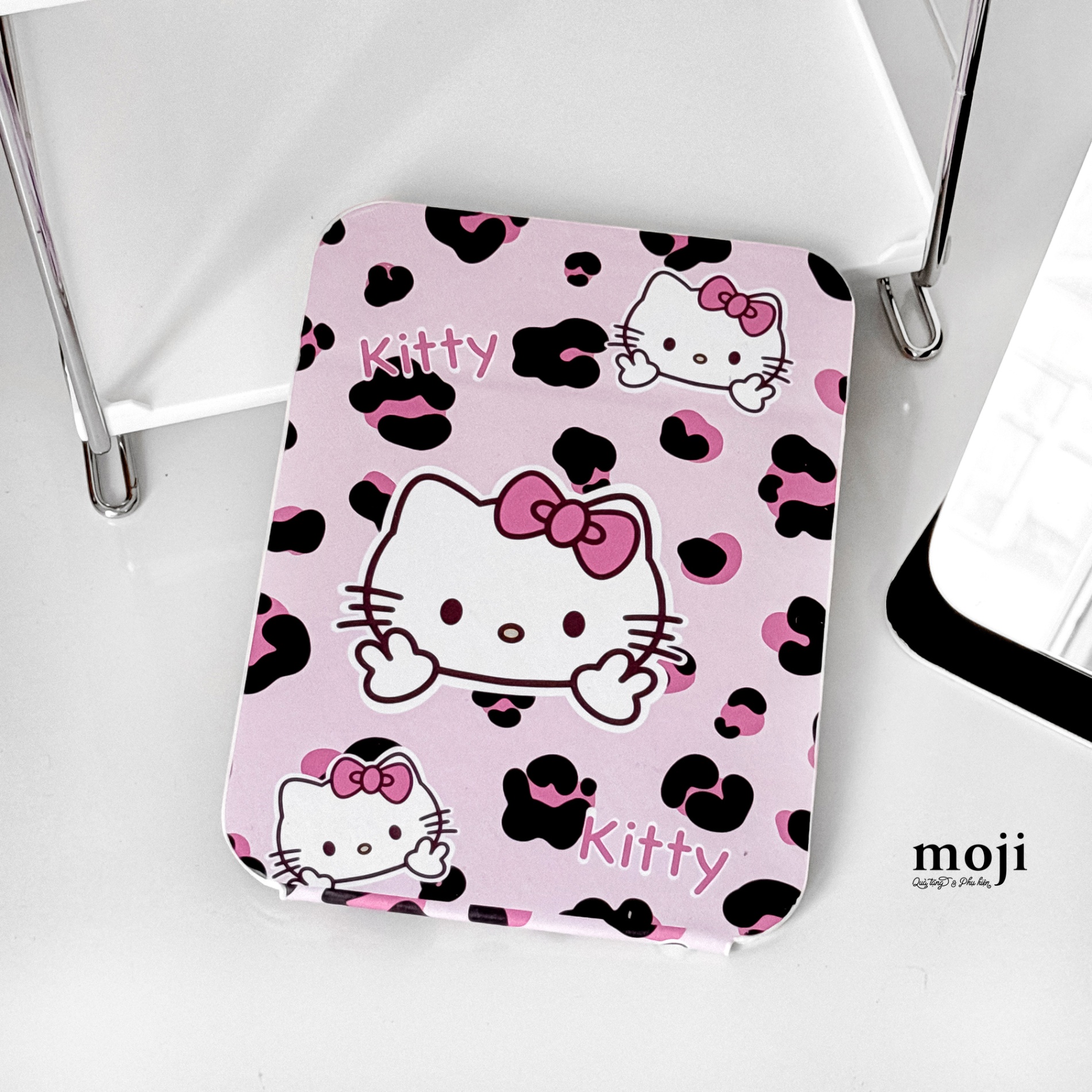 Gương gập để bàn Sanrio family Hello Kitty face say hi 15x20