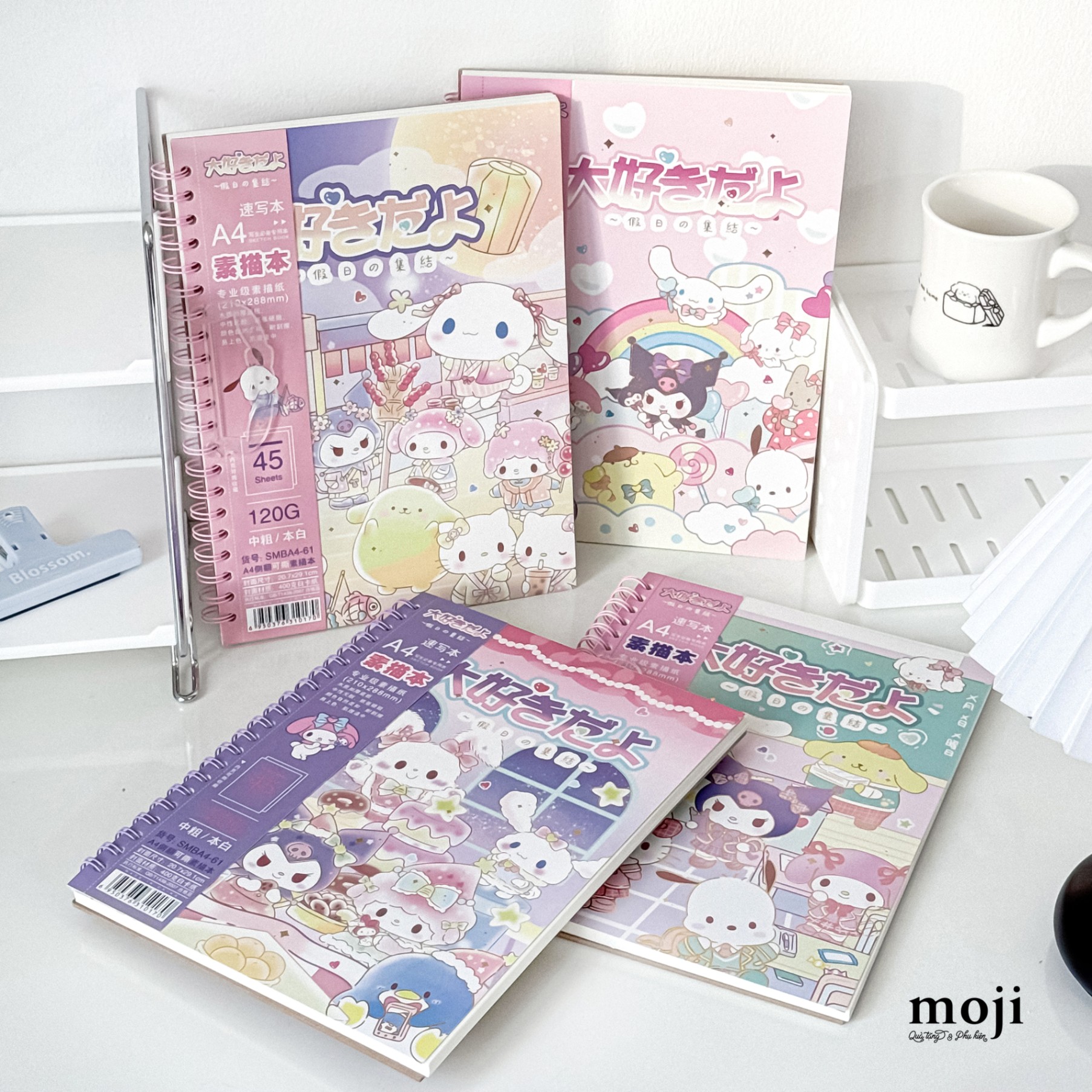 Sổ vở giấy trắng lò xo Sanrio family happy together 21x29